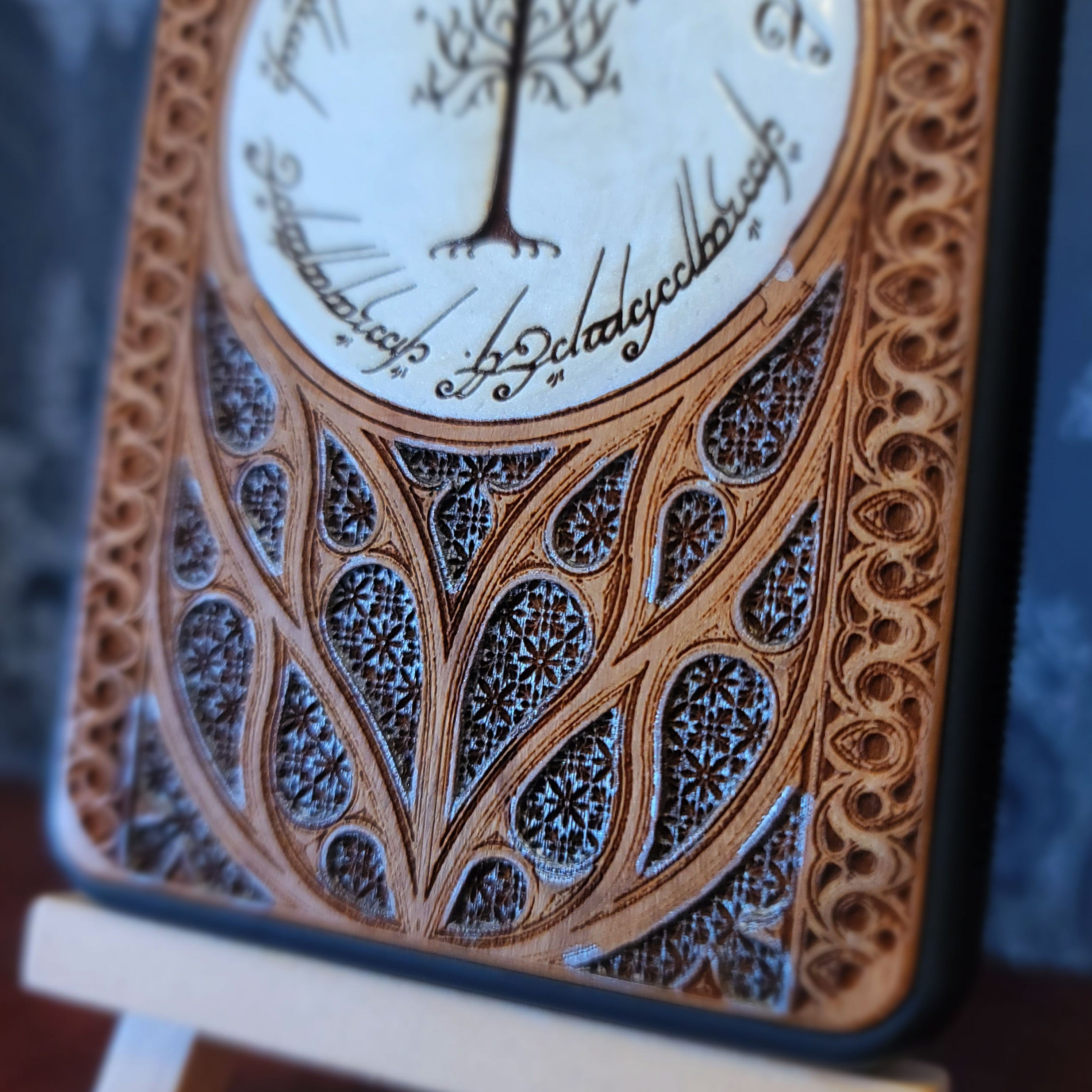 Handyhülle aus Holz - Gothic Muster Design XVI Silber handbemalt
