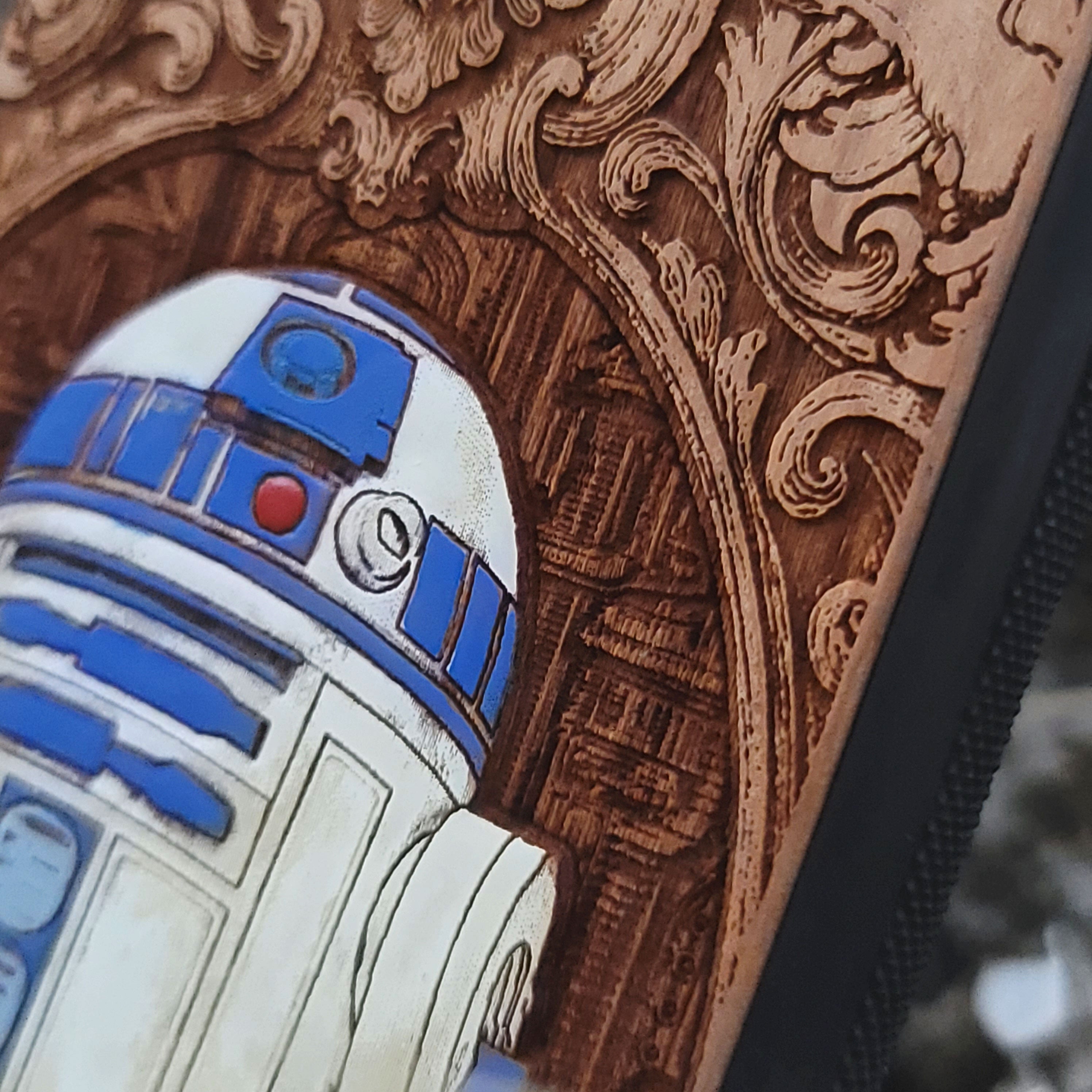 wood Phone case with R2-D2 design on iphone & galaxy