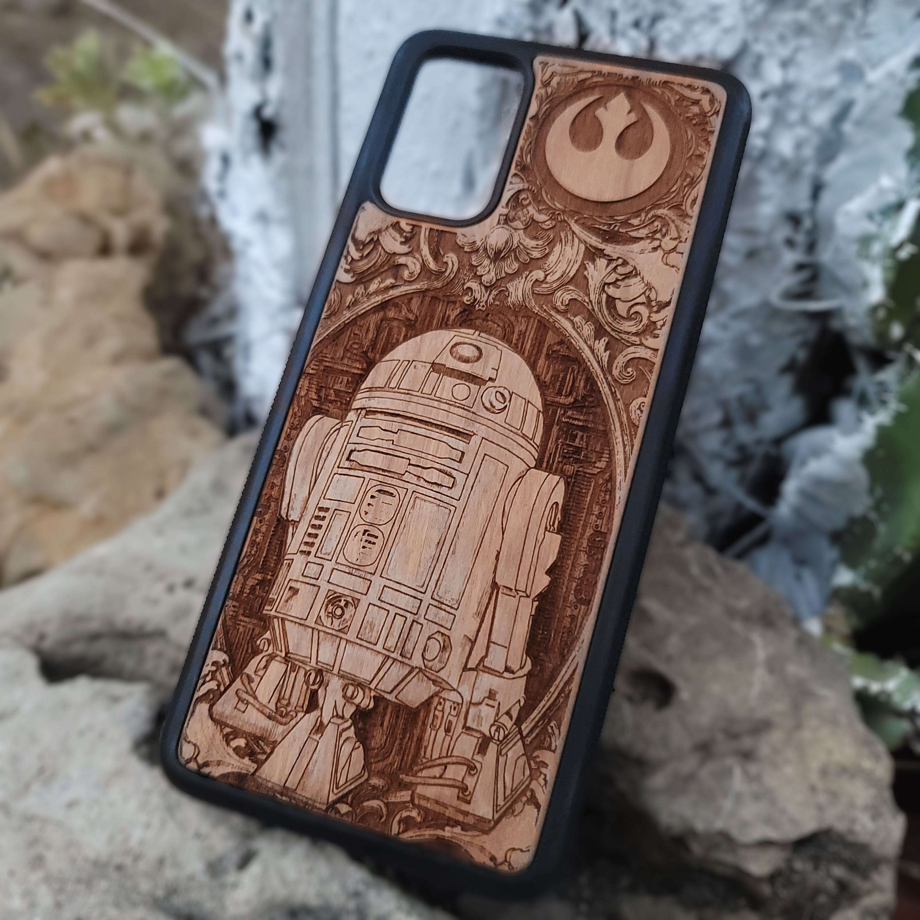 wood Phone case with engraved design of a r2d2 for iphone and galaxy