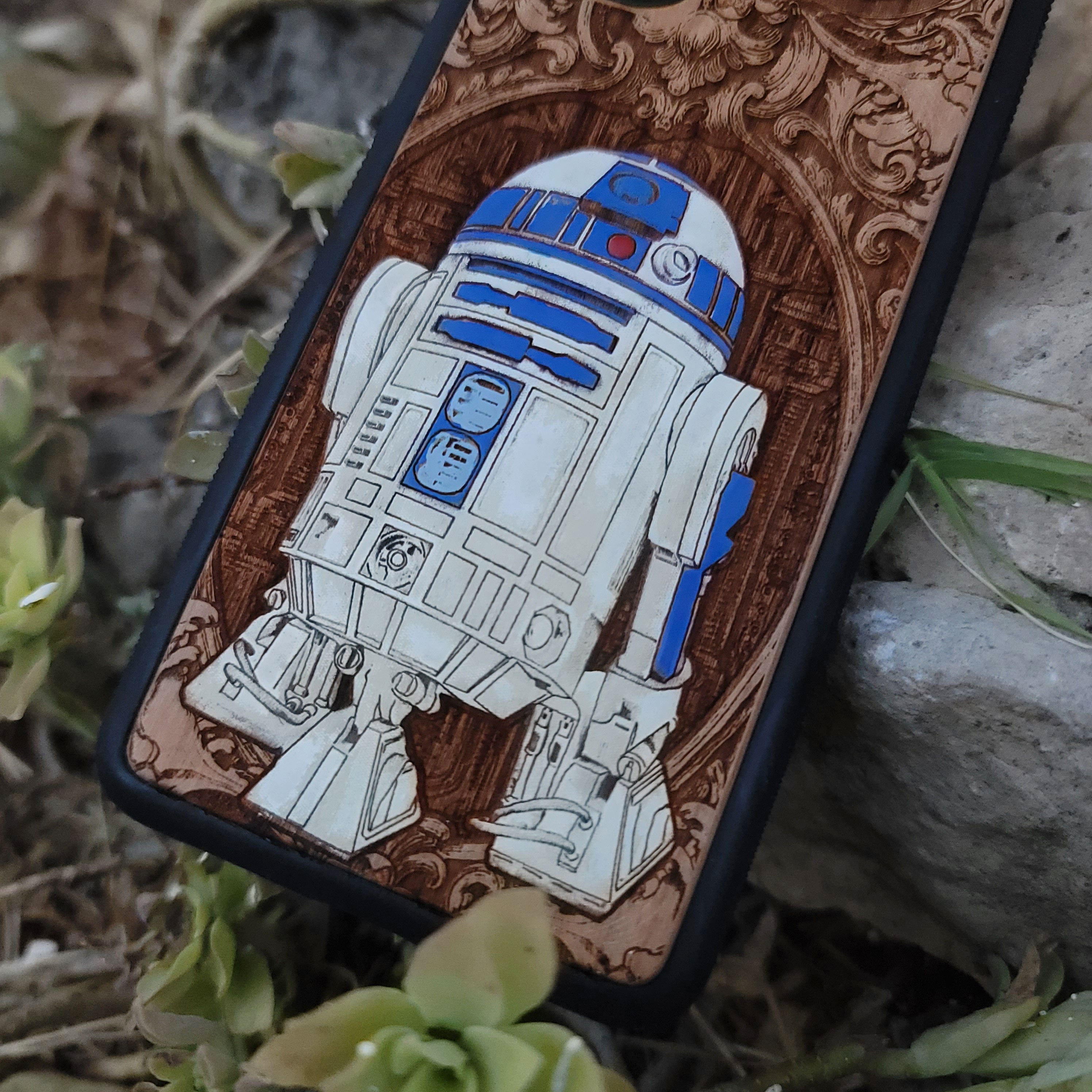 wood Phone case with R2-D2 design on iphone & galaxy