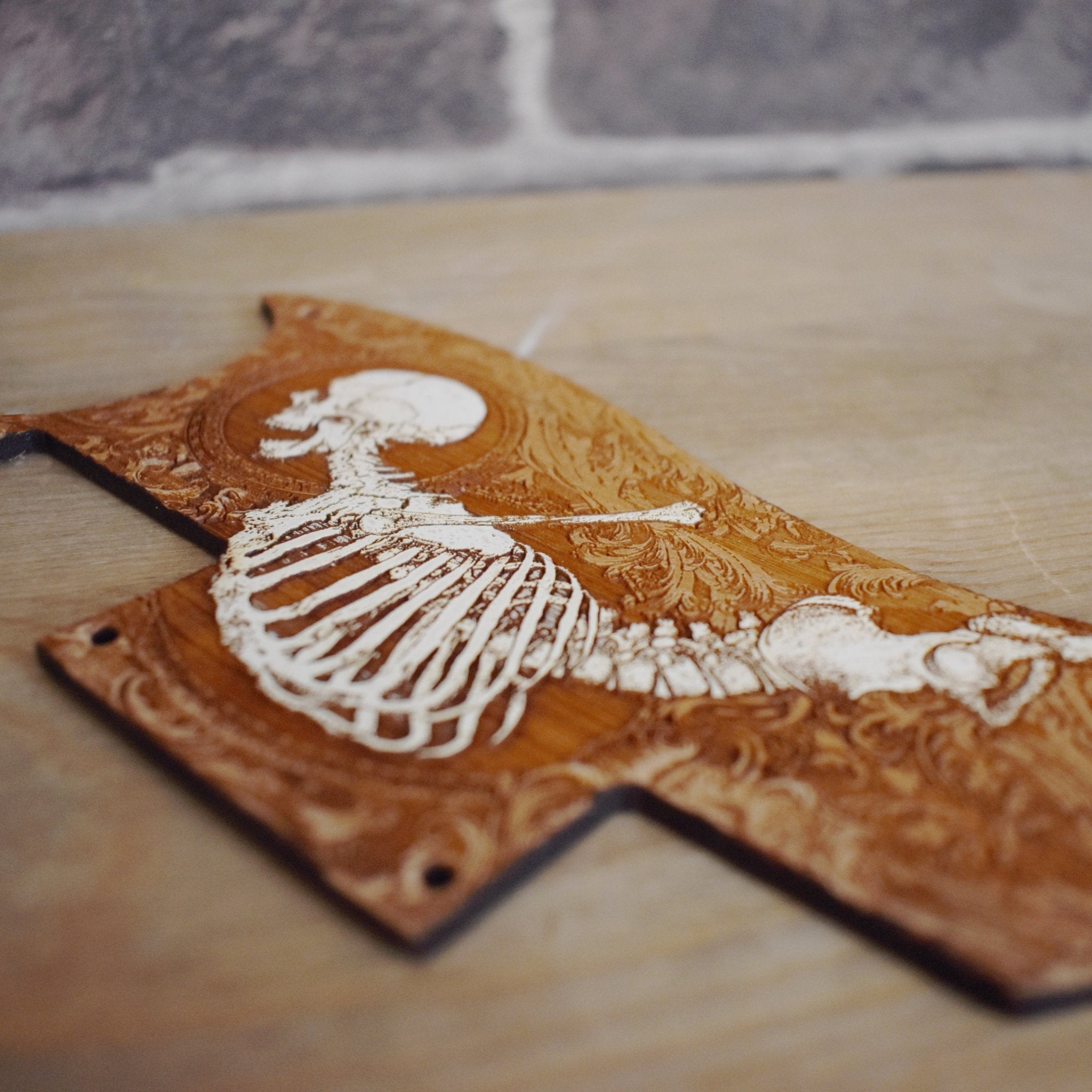 Golpeador Epiphone SG Special - Stumble Skeleton pintado a mano
