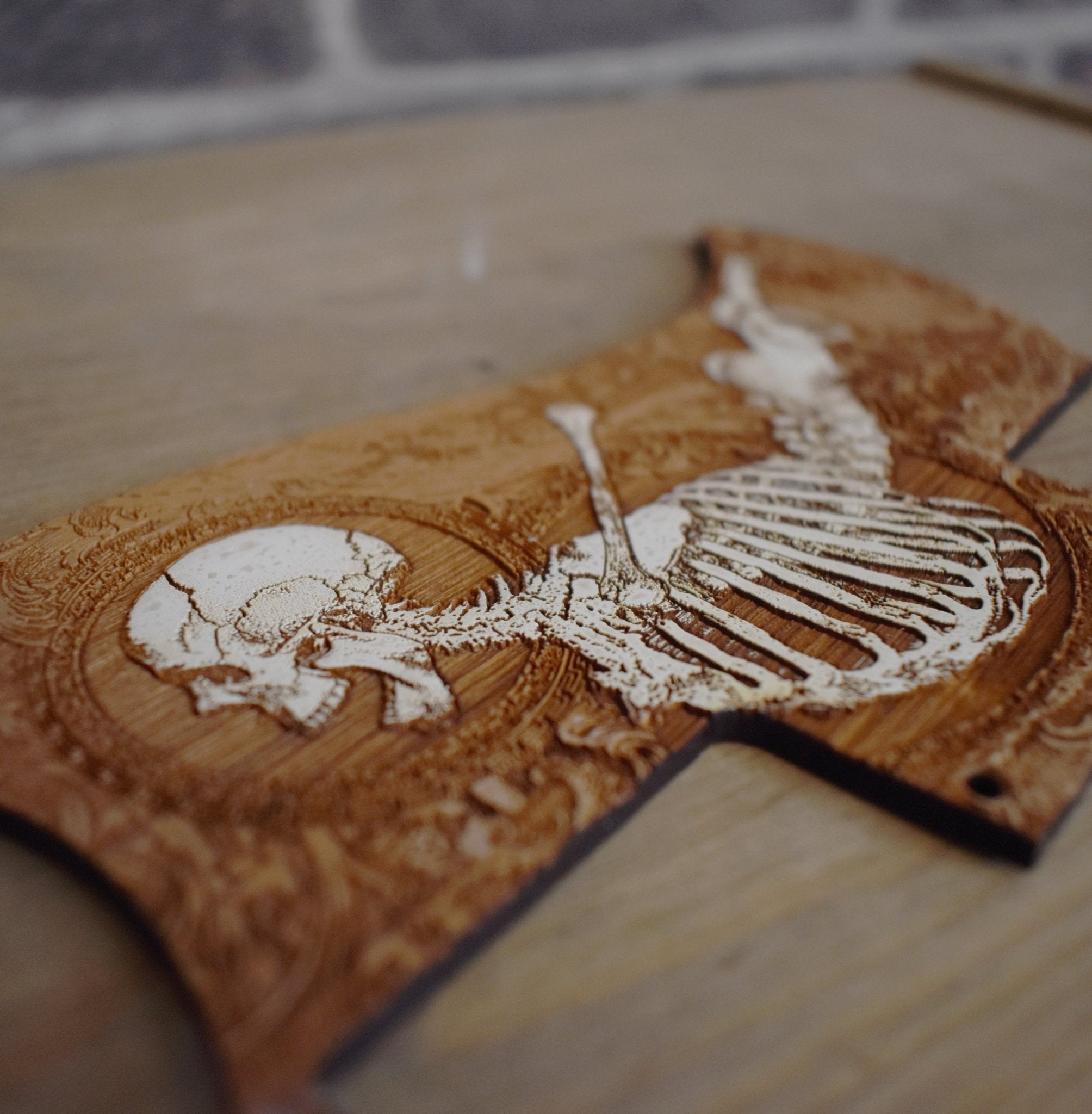 Golpeador Epiphone SG Special - Stumble Skeleton pintado a mano