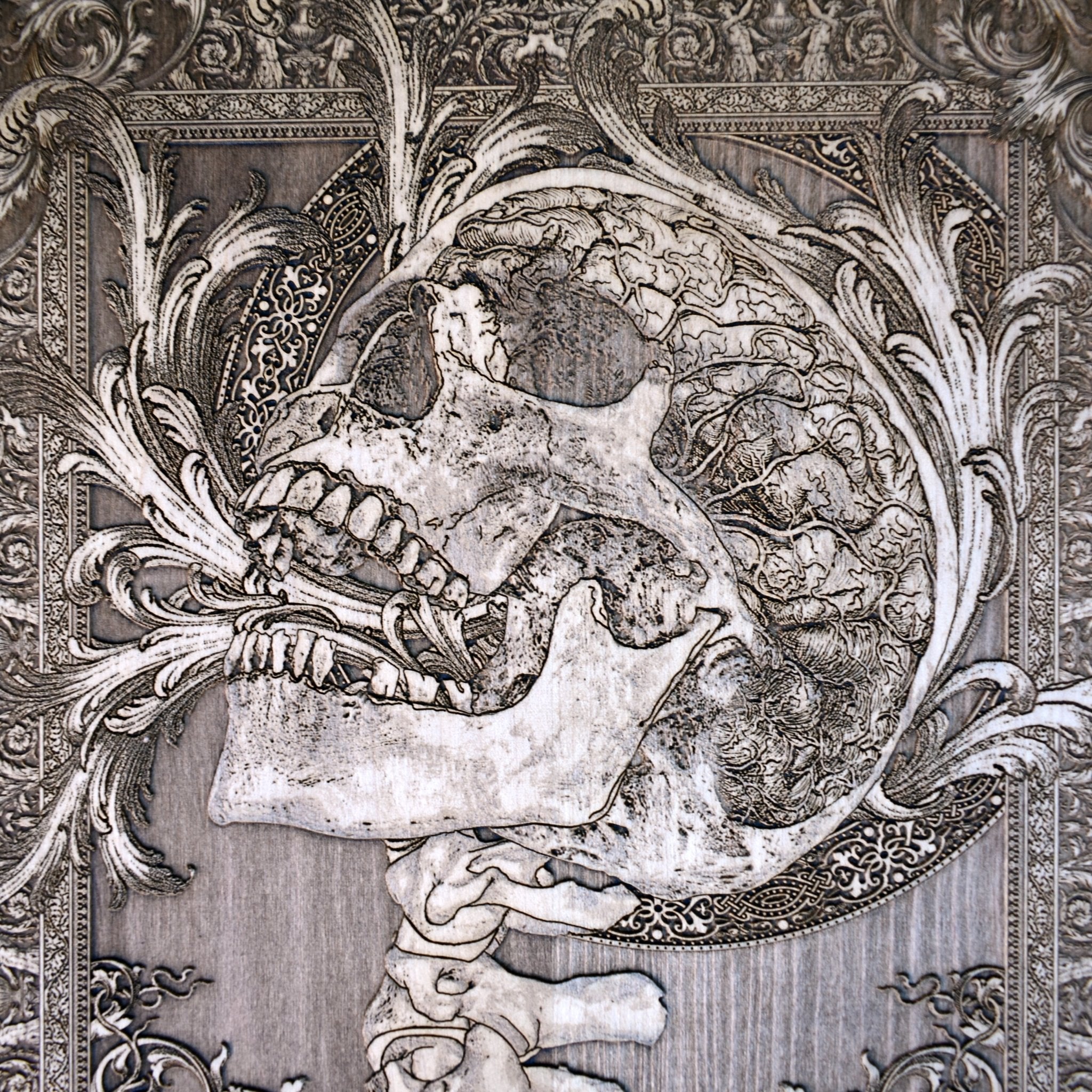 Screaming skull gothic decor for fans of macabre art