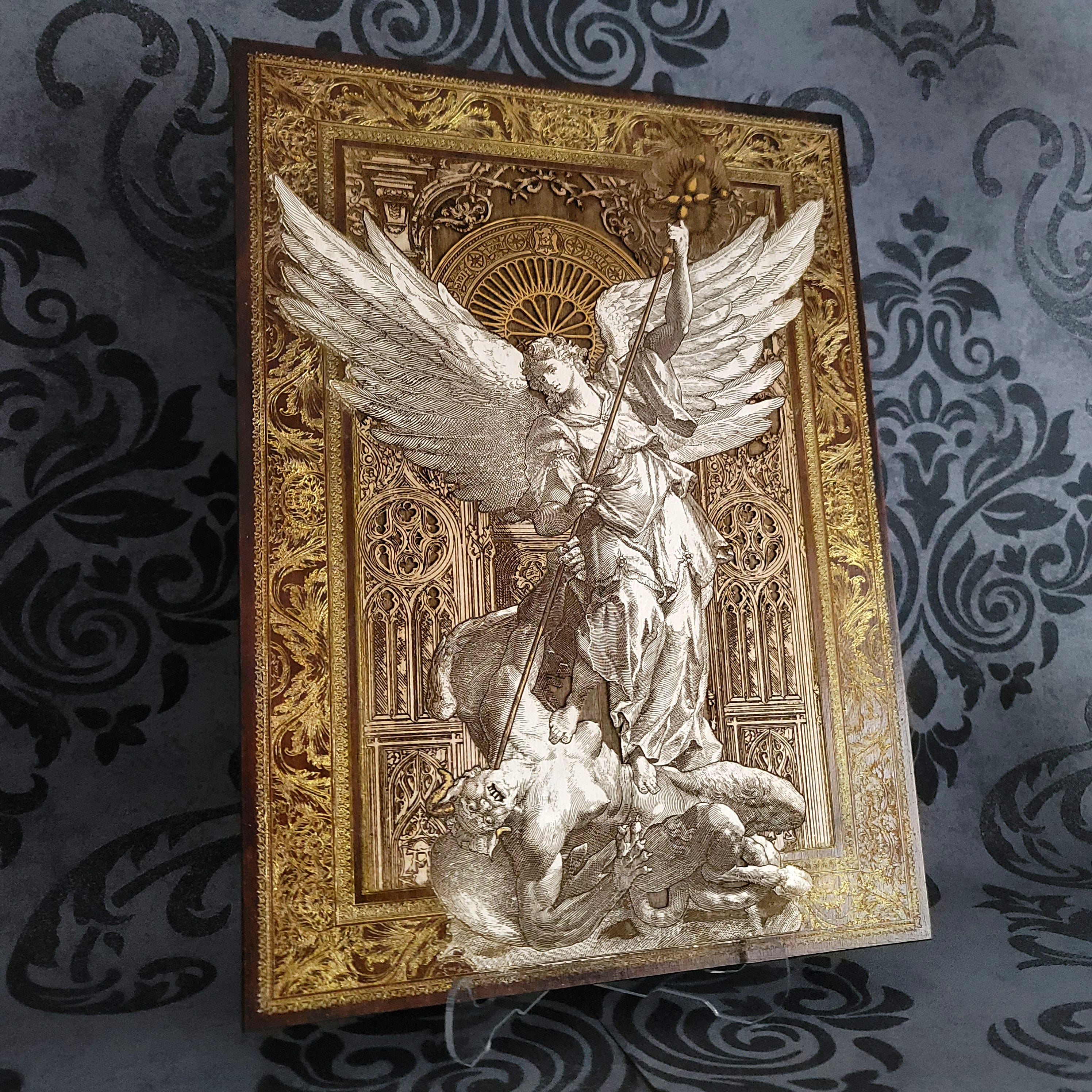 St. Michael der Erzengel II - Großes, ahornfarbenes Holz