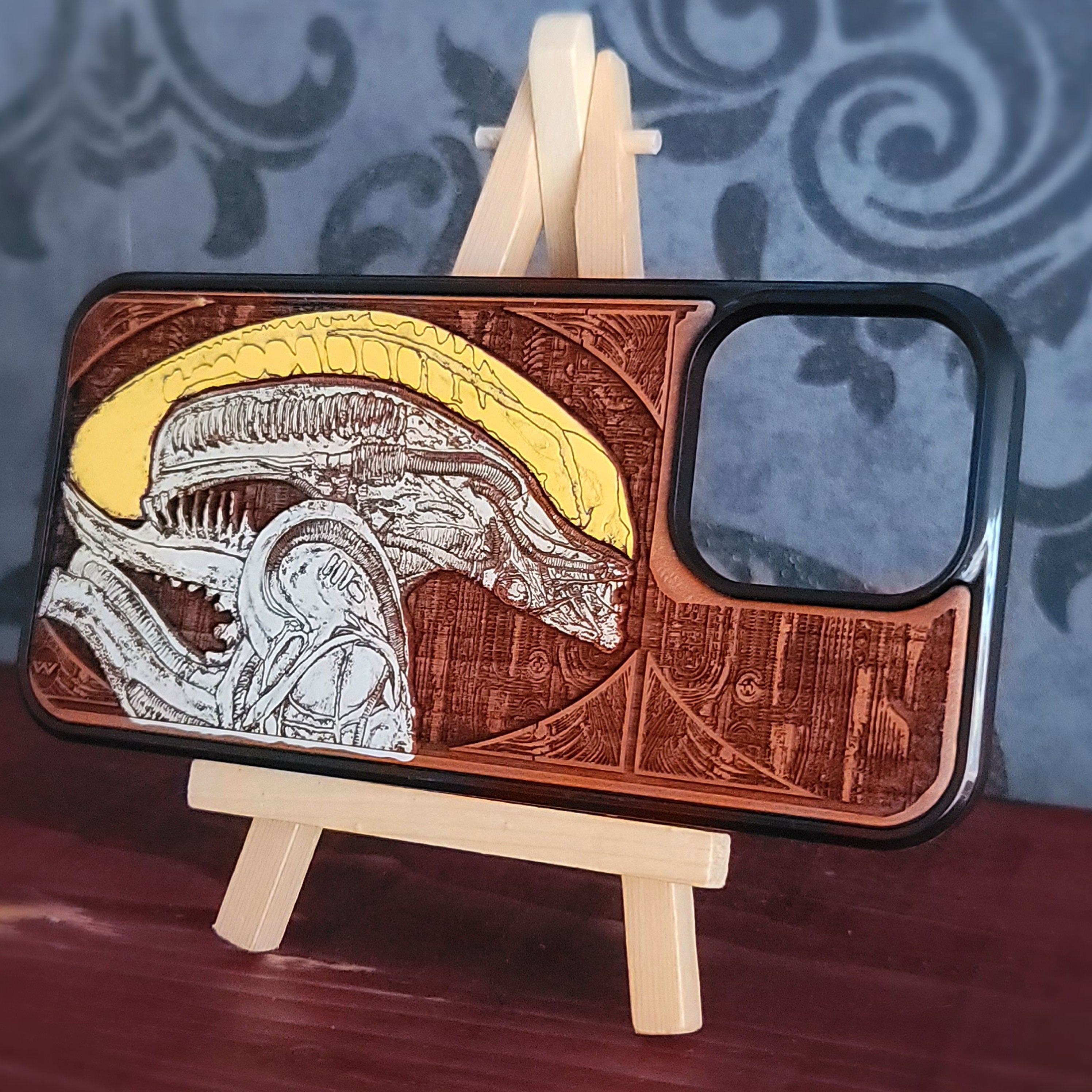 Alien Head - Wood Phone Case - Hand Painted