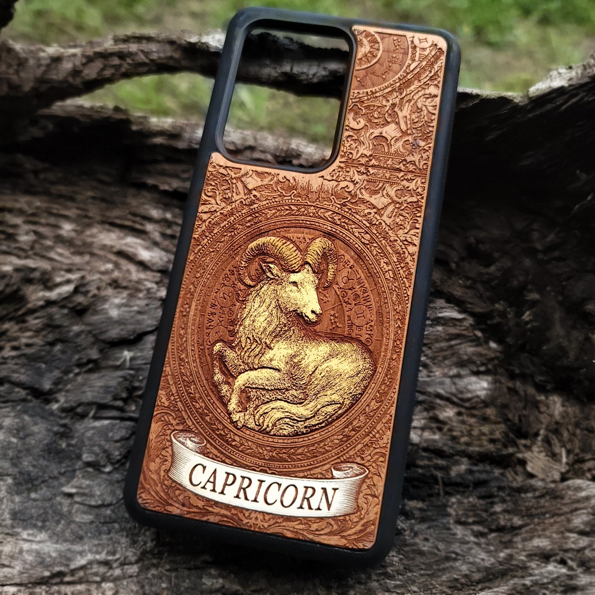 Capricorn constellation phone cover with engraved wood detail