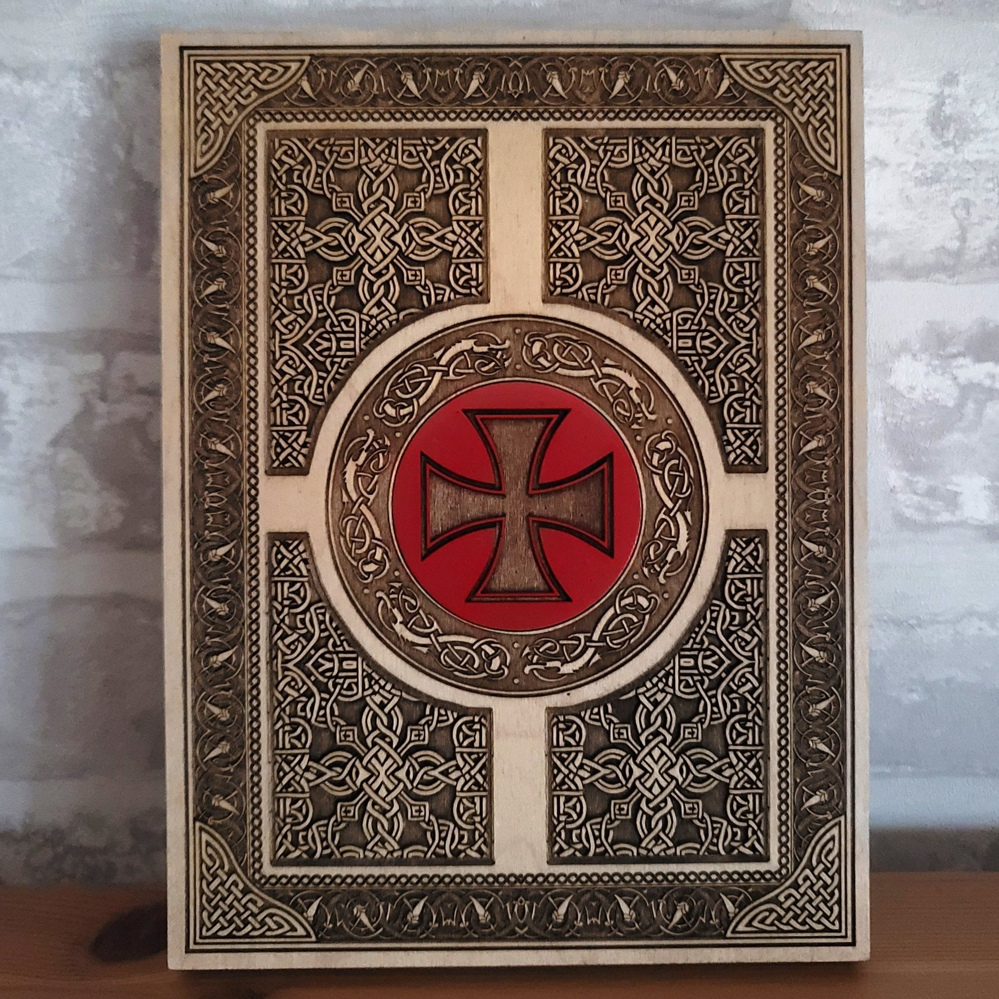 Engraved Celtic wooden panel with a central customizable design element