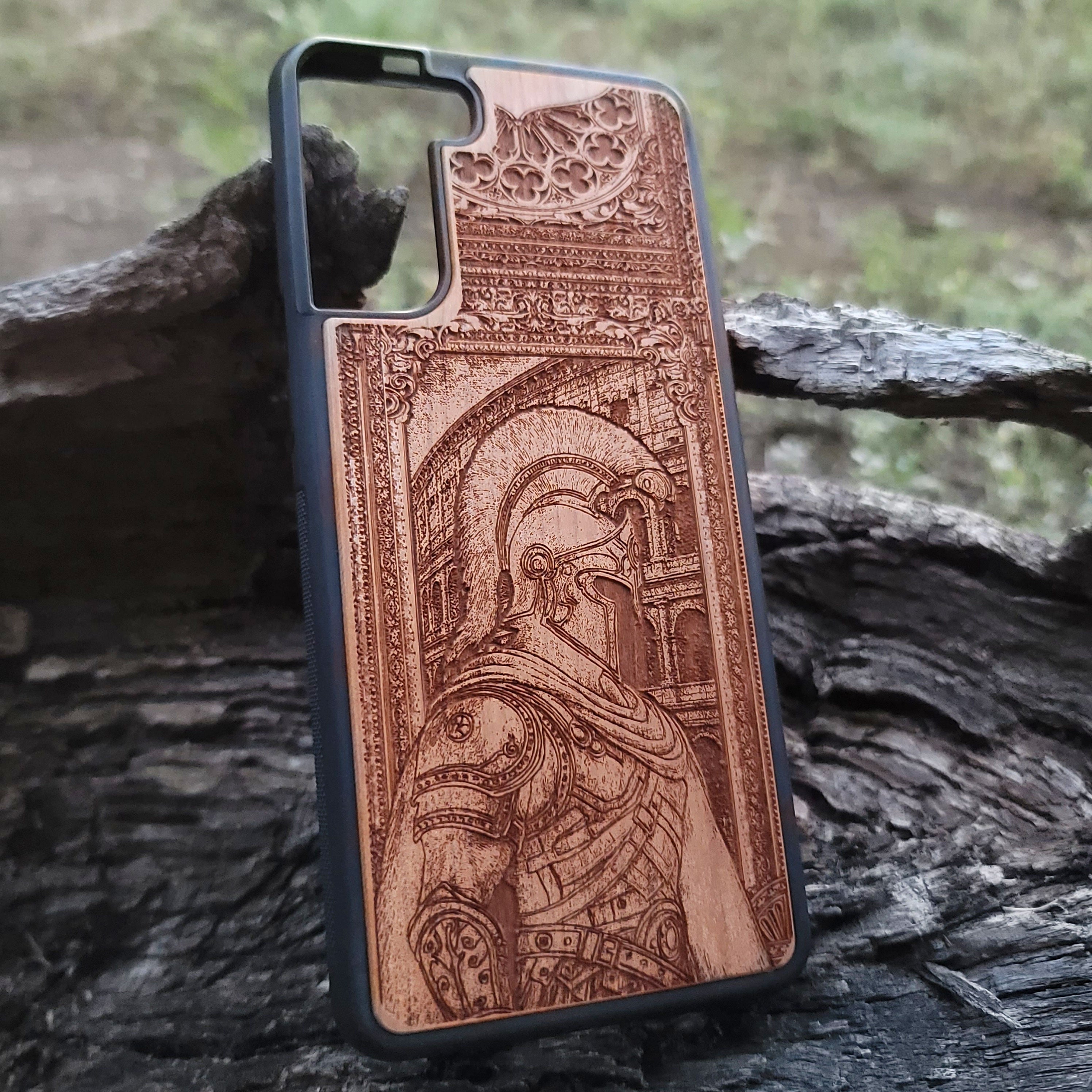 Engraved Roman centurion wood phone case – fits iPhone 16, Galaxy S25 – historical warrior design