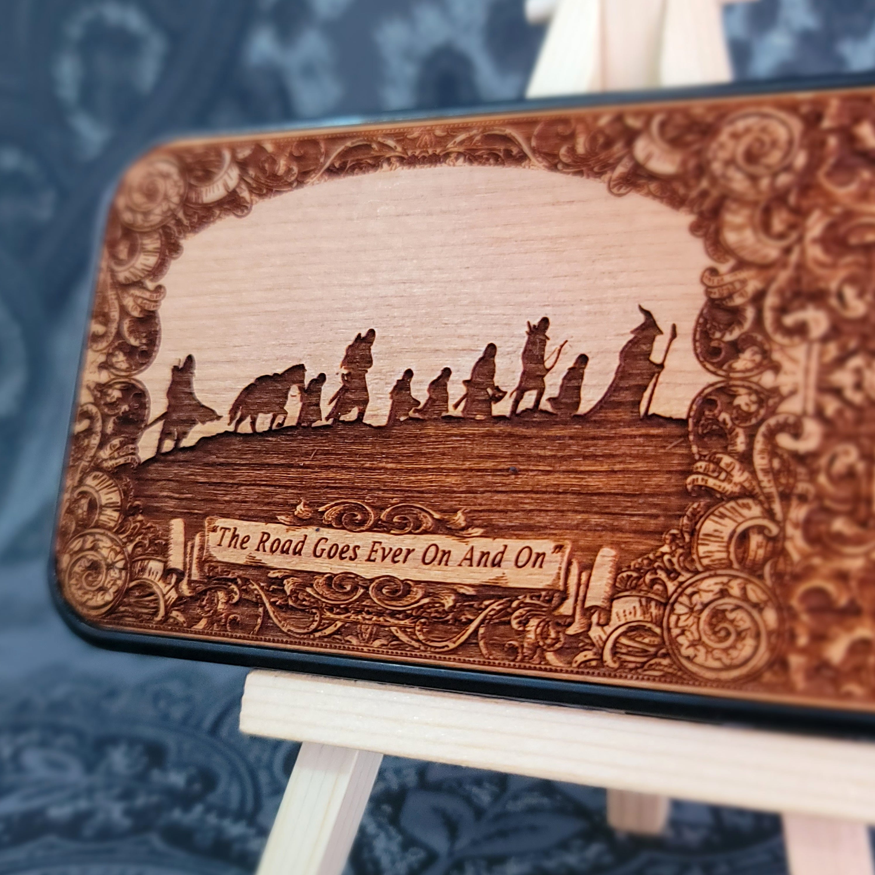 Handyhülle aus Holz – Individuelles Symboldesign X