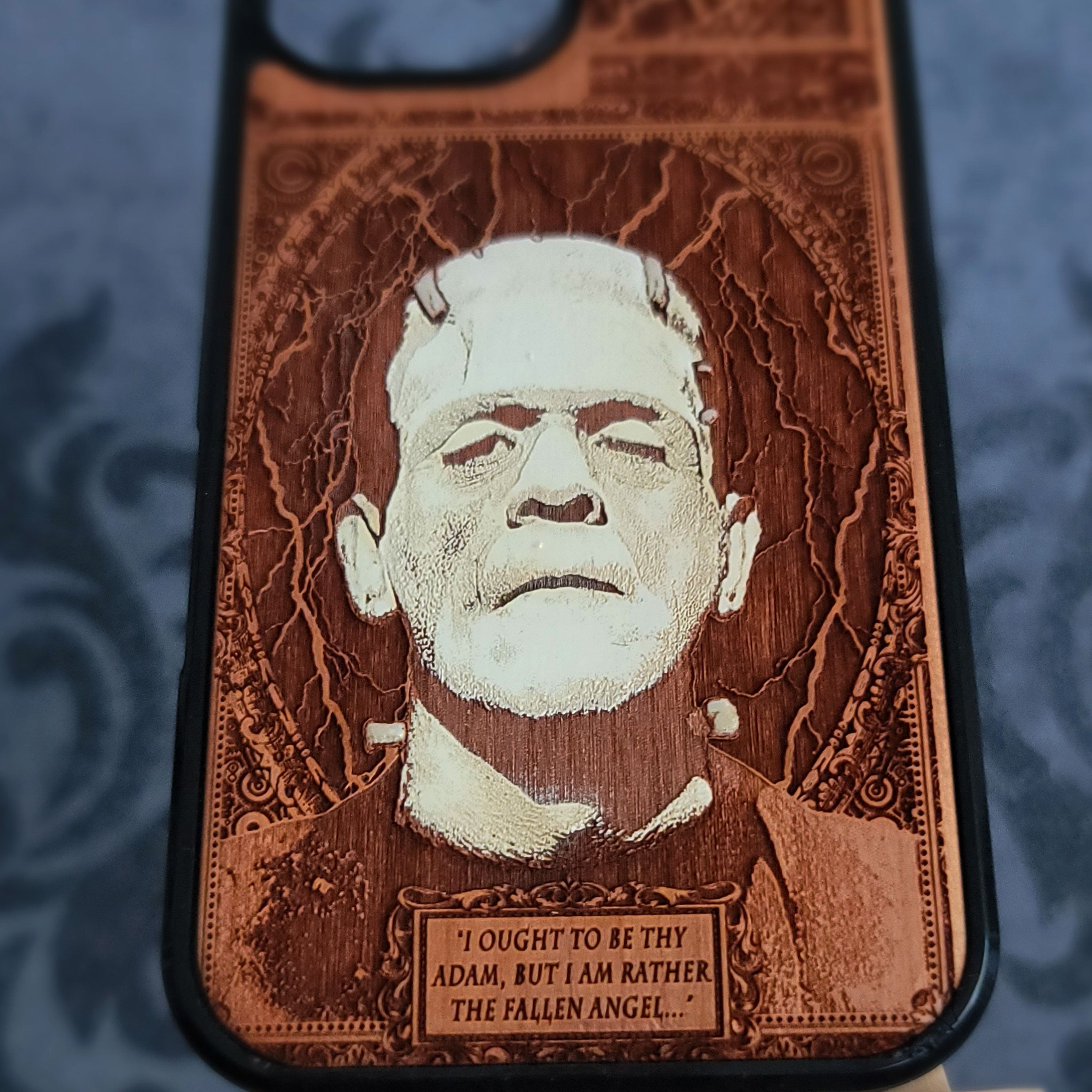 Frankenstein - Handyhülle aus Holz - Handbemalt