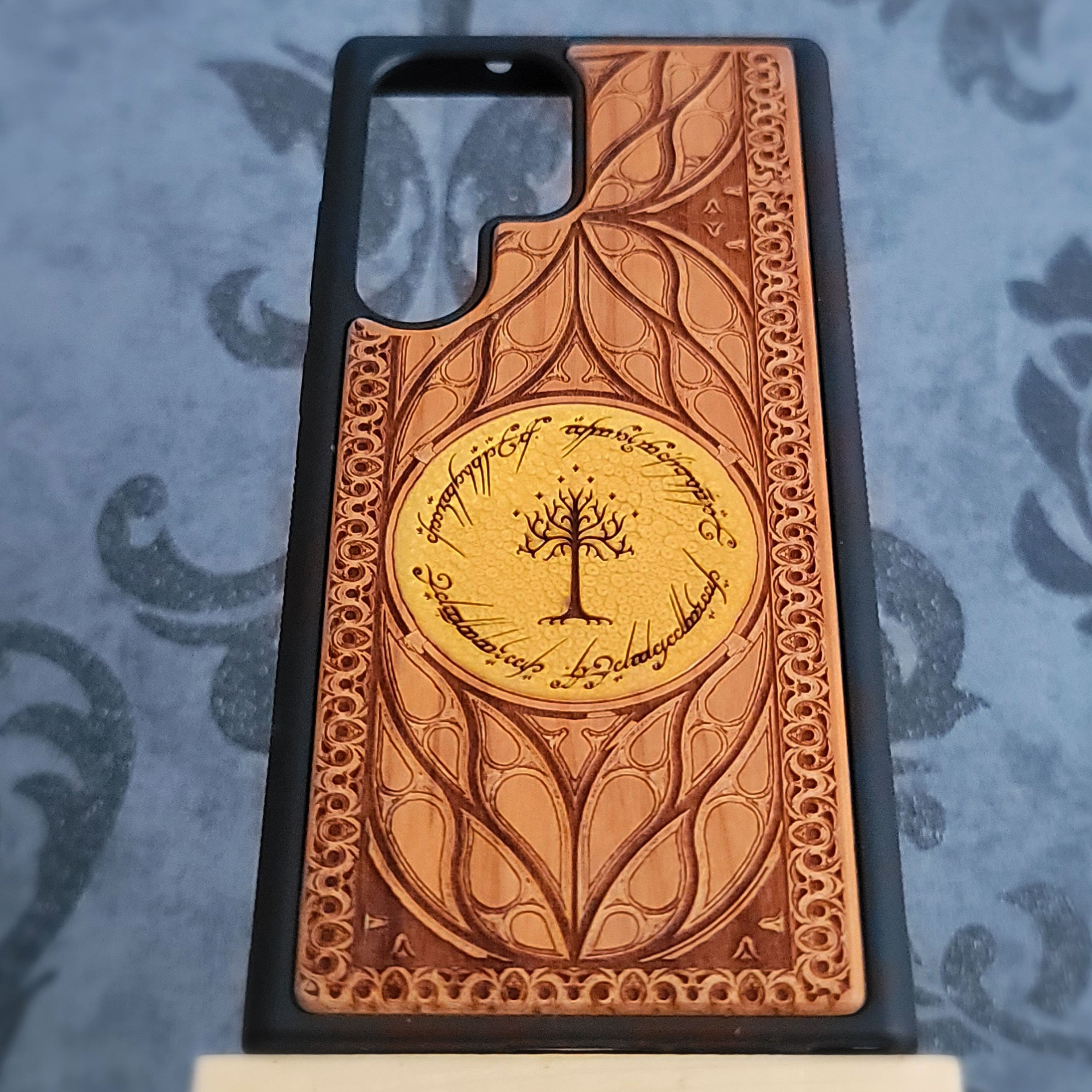 Handyhülle aus Holz - Herr der Ringe handbemalt
