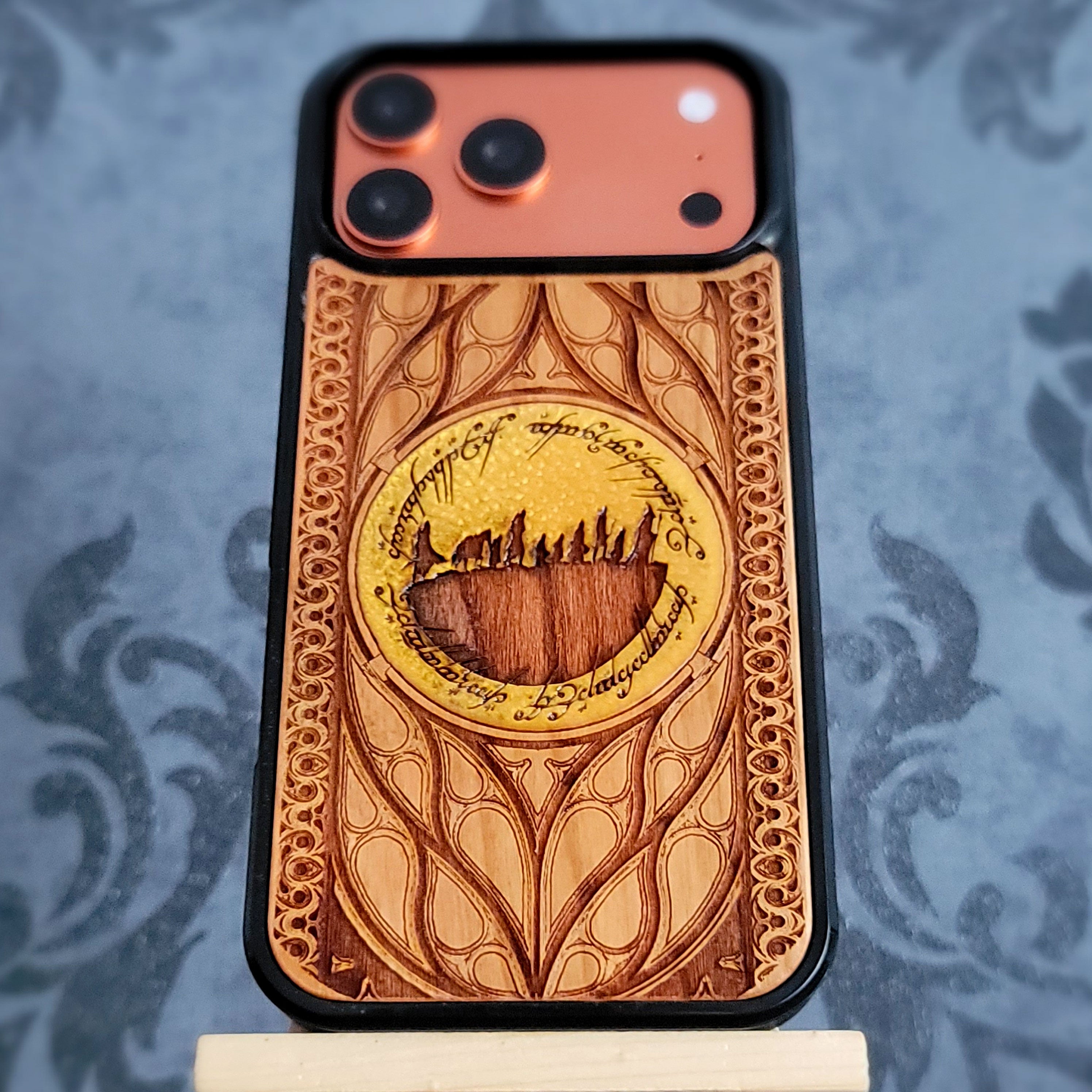 Handyhülle aus Holz - Individuelles Symboldesign V handbemalt