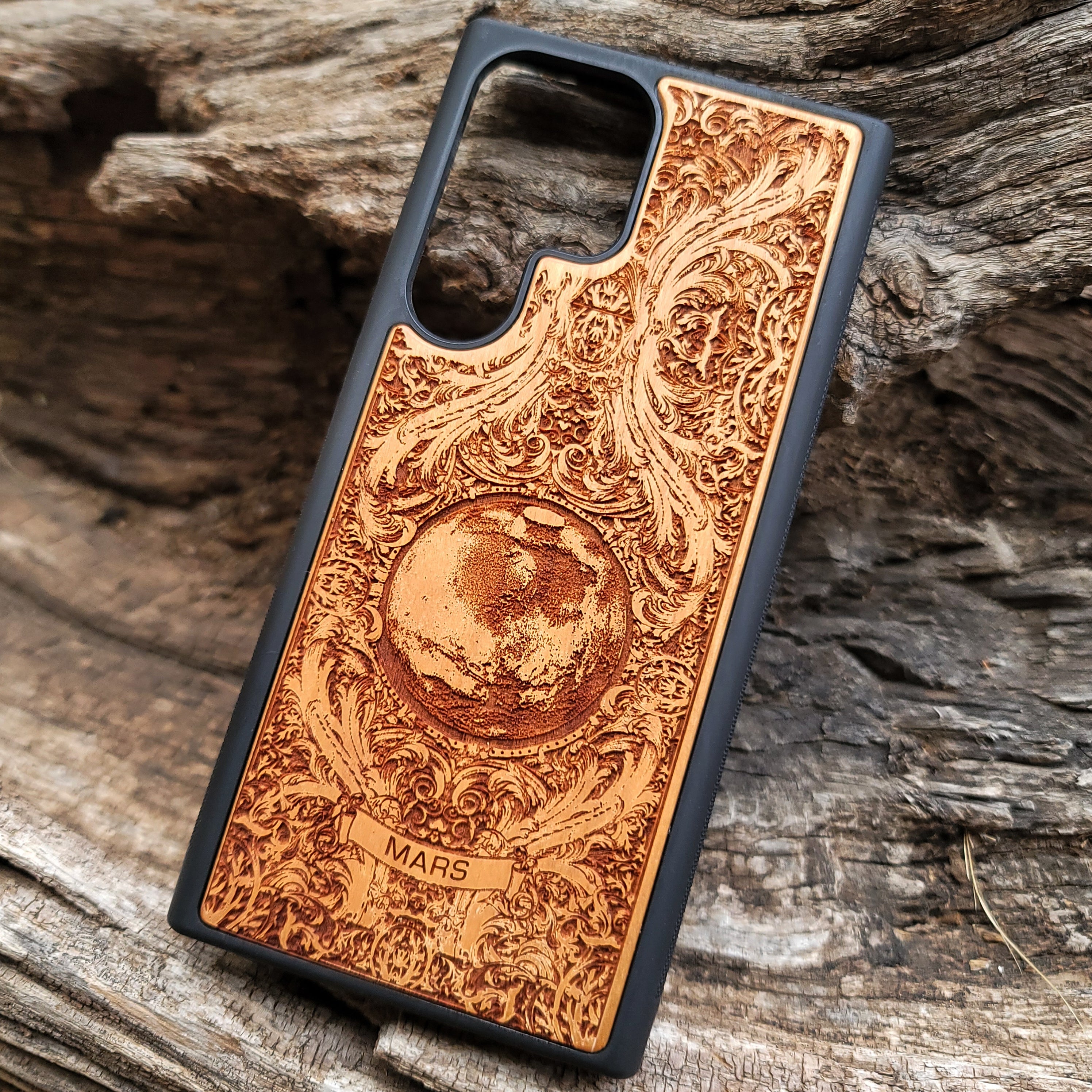 Wooden phone case with Mars planet design, laser-engraved for iPhone , iPhone 15, Galaxy S, S24, and more. A unique, handcrafted case for space and astronomy enthusiasts.