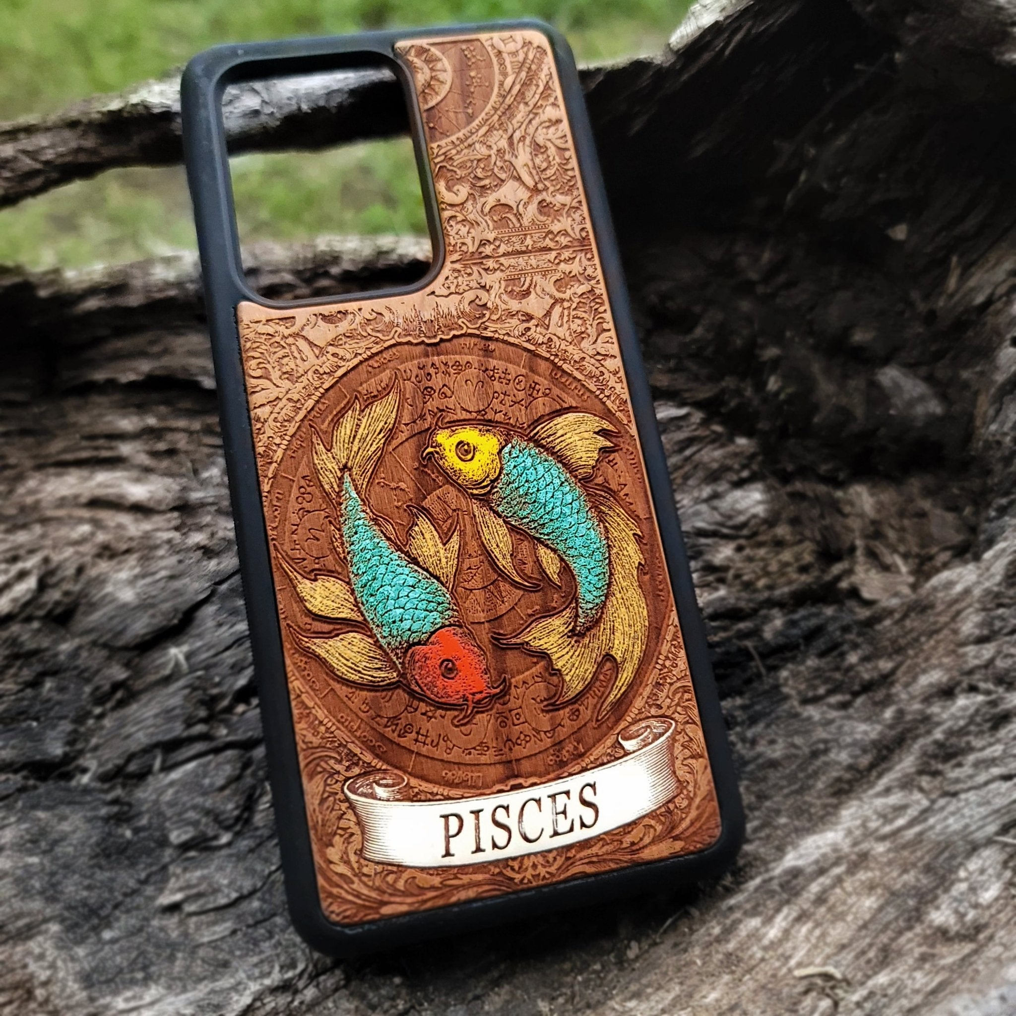 Pisces constellation phone case in engraved natural wood design