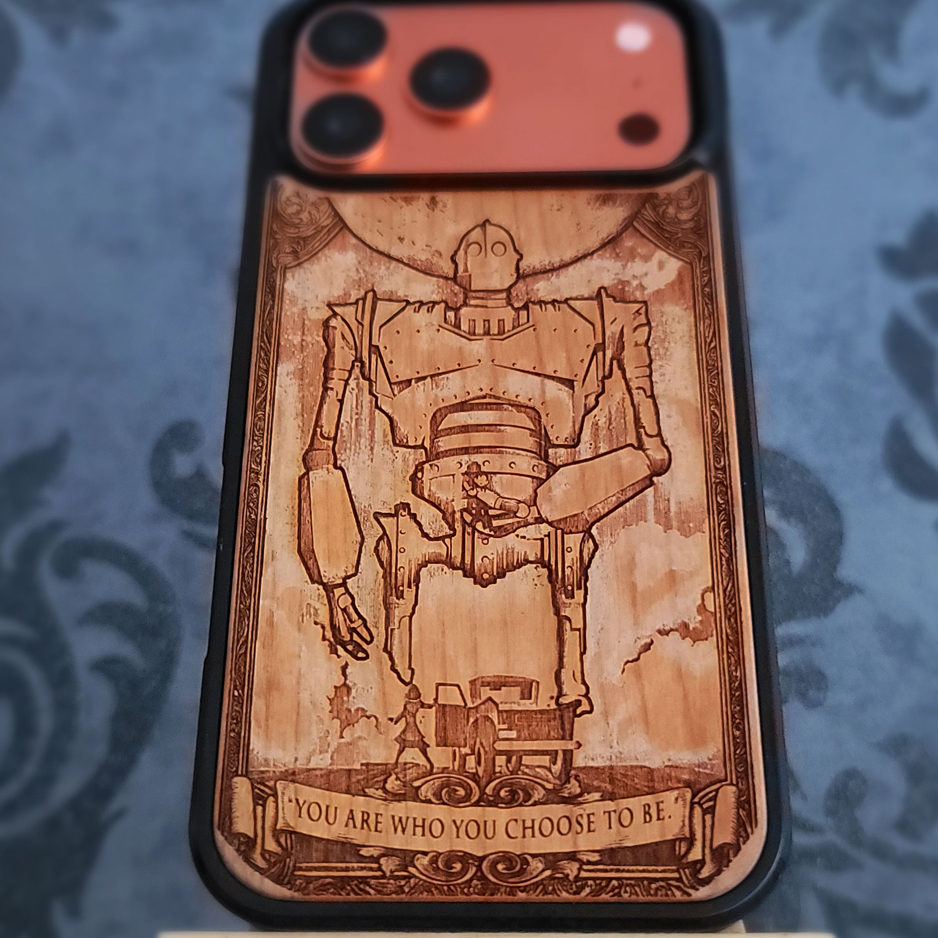 The Iron Giant - Wood Phone Case