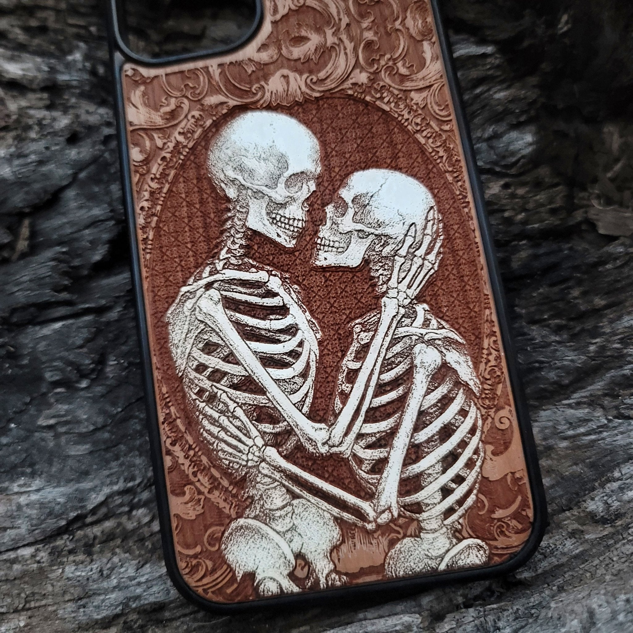 Gothic love skeleton couple wood case Galaxy S iPhone