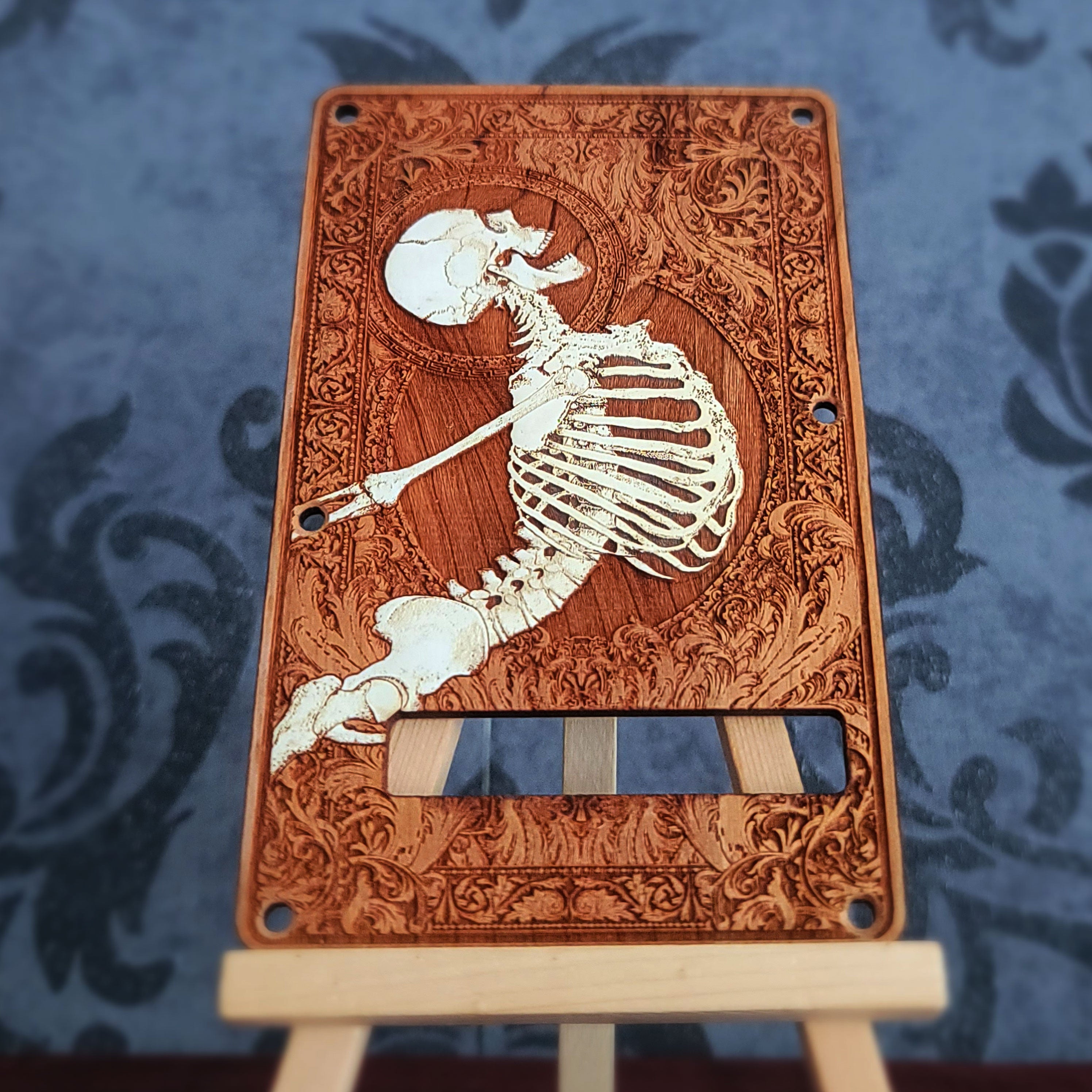 Stumble Painted Tremolo Cover für Stratocaster E-Gitarre