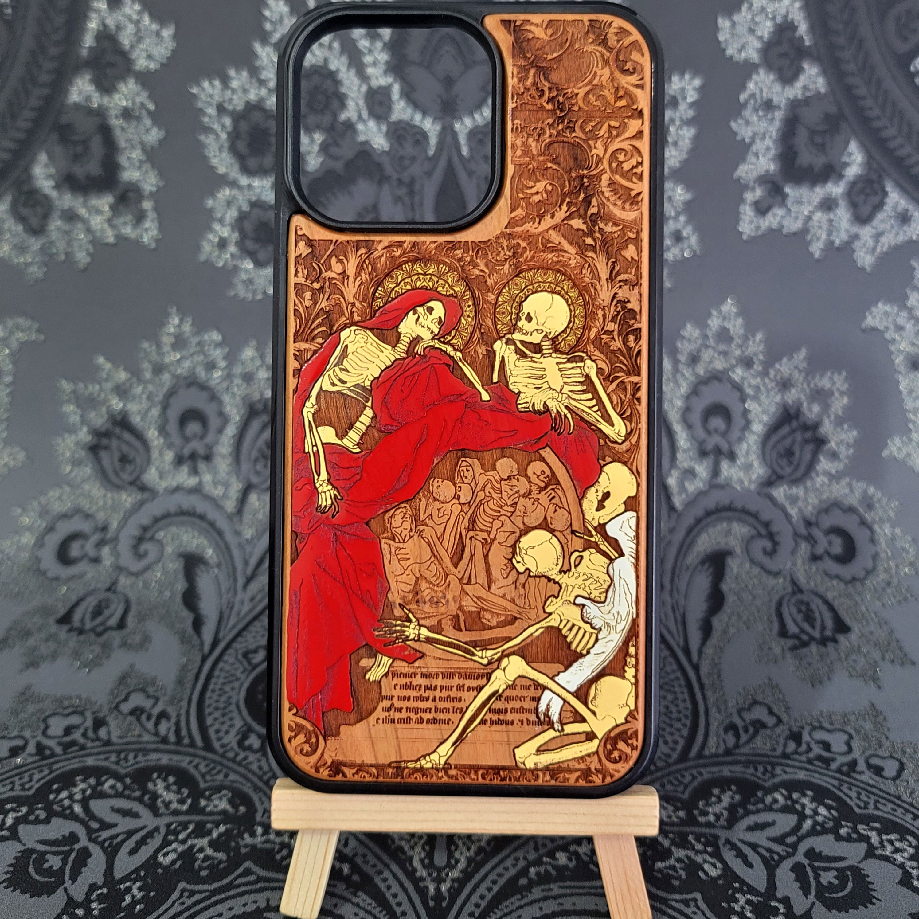 Red Souls - Handyhülle aus Holz - Handbemalt