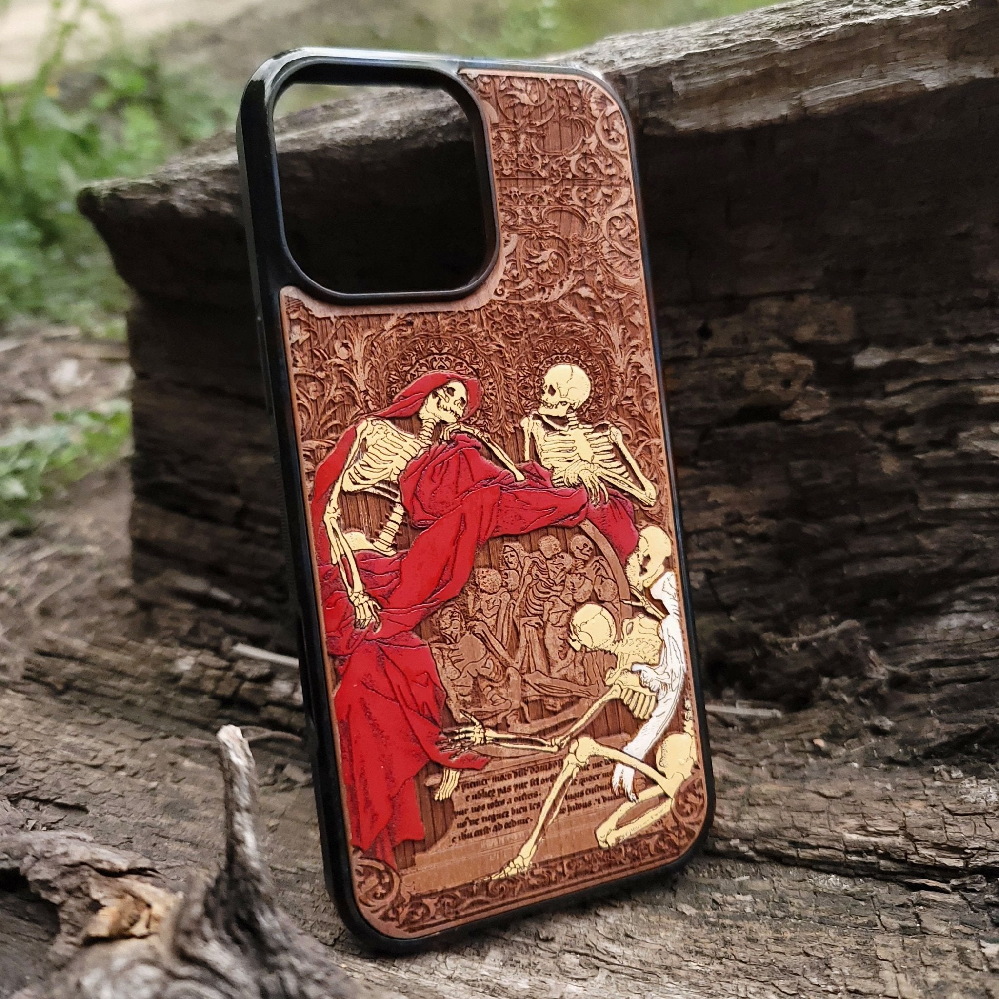 Intricately engraved wooden case with a hand-painted Red Souls illustration. A perfect blend of craftsmanship and artistic expression.