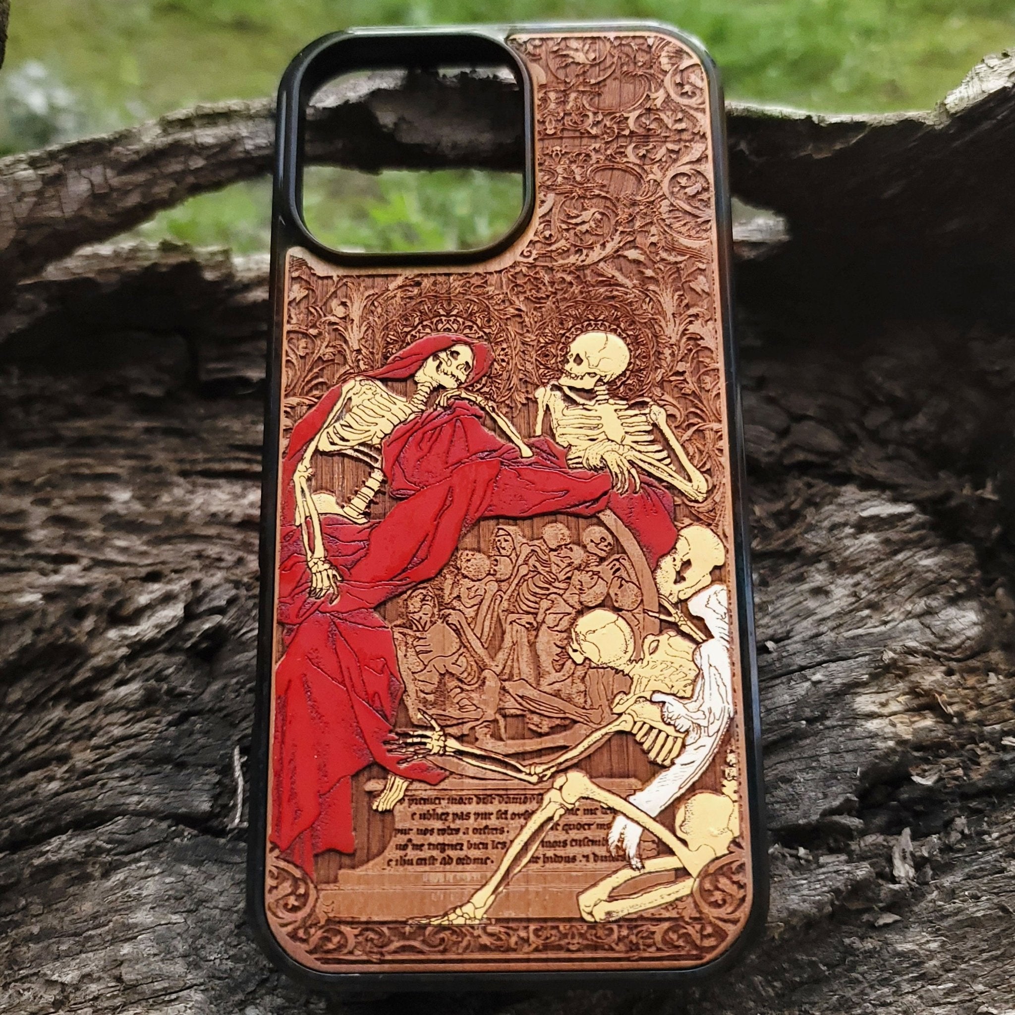 Intricately engraved wooden case with a hand-painted Red Souls illustration. A perfect blend of craftsmanship and artistic expression.