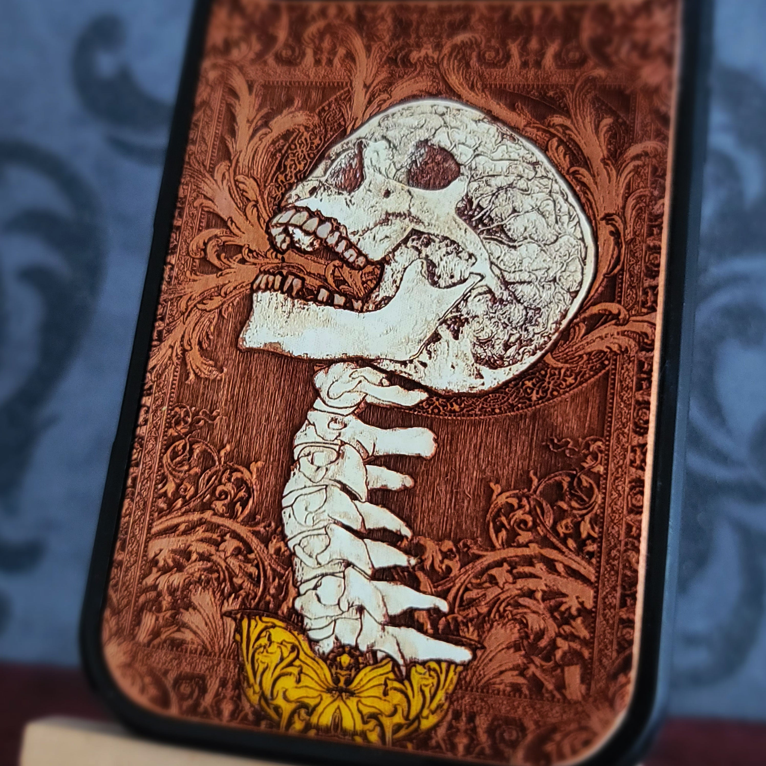 Scream - Funda de madera para teléfono - Pintada a mano en blanco
