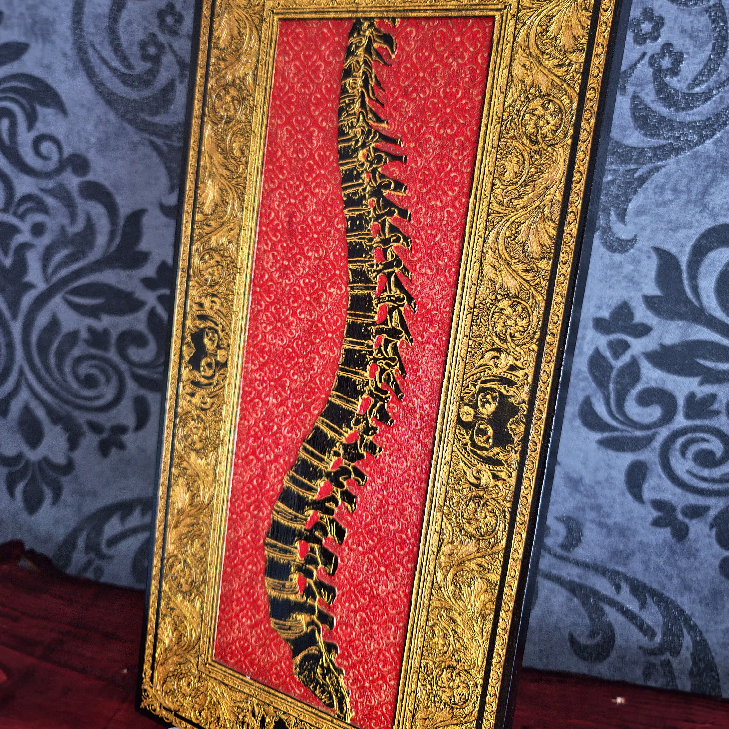 Spinney – Handmade Wood Art Gift for Doctors & Surgeons (Maple, Black&Gold)