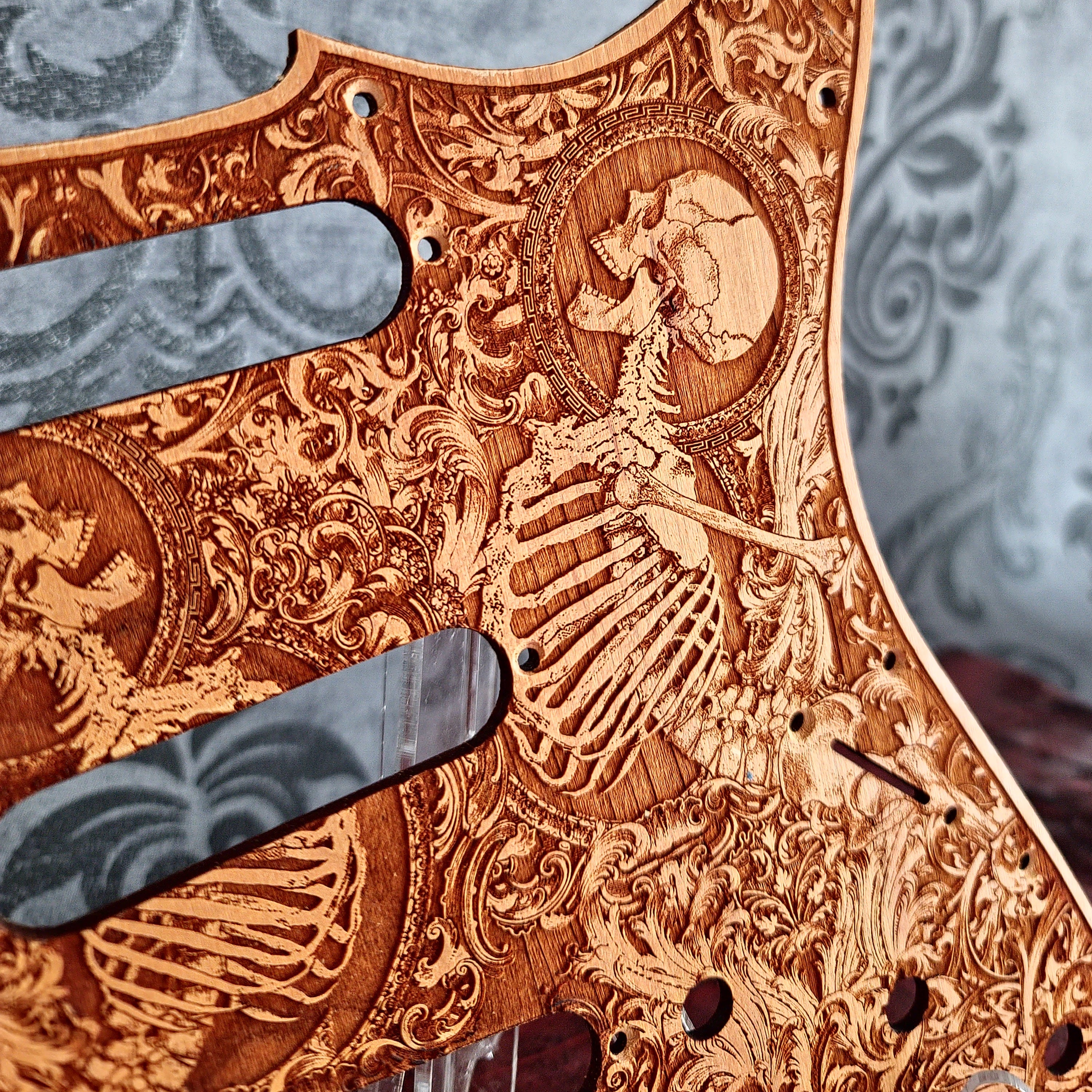 Stratocaster HSS & SSS Holz-Schlagbrett - Stumble