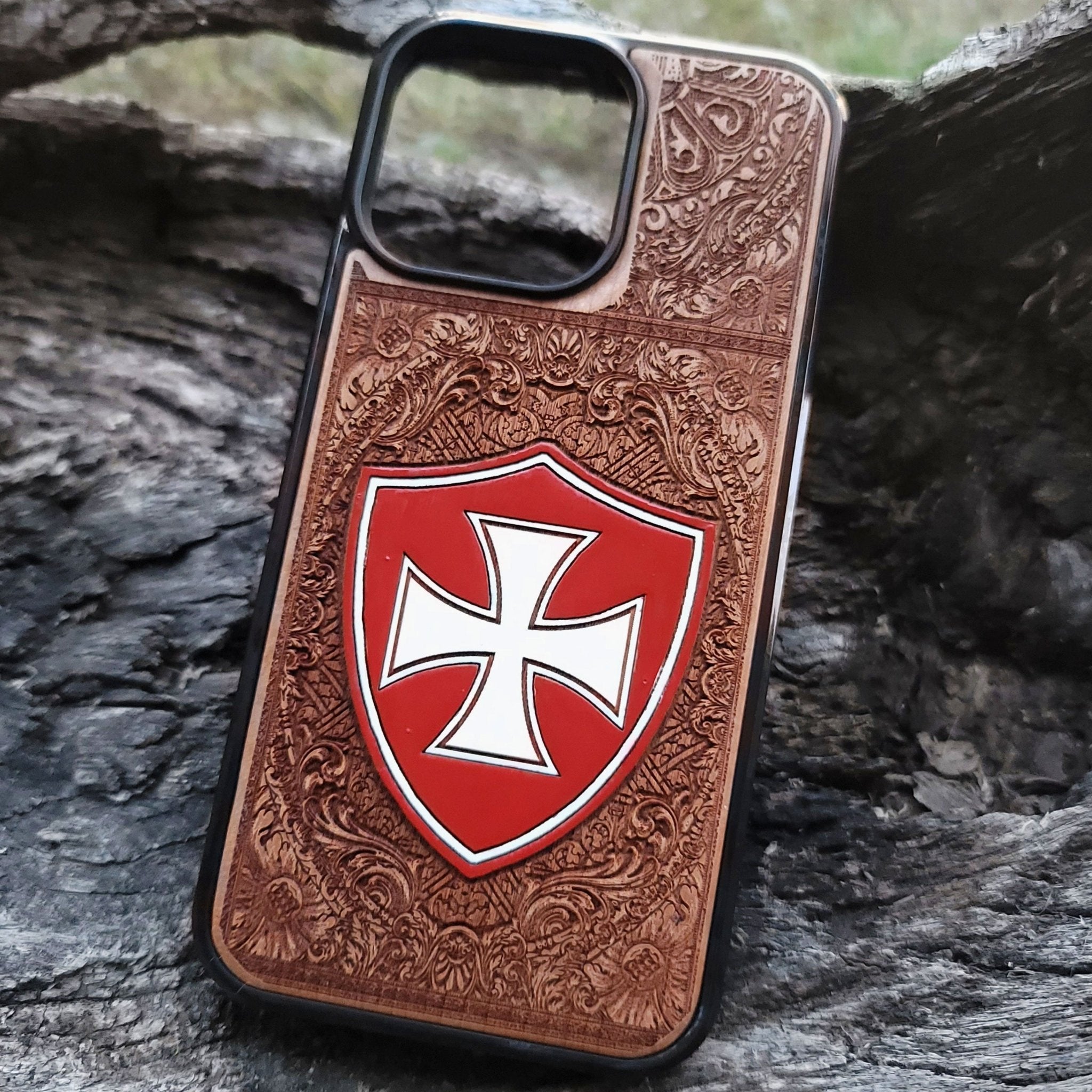 Templar Cross wood phone case – laser engraved & painted for iPhone , Galaxy S – medieval knight design