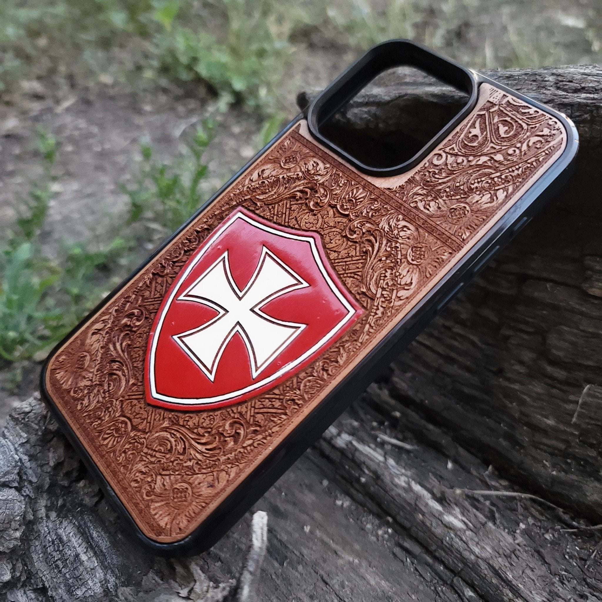 Templar Cross wood phone case – laser engraved & painted for iPhone , Galaxy S – medieval knight design
