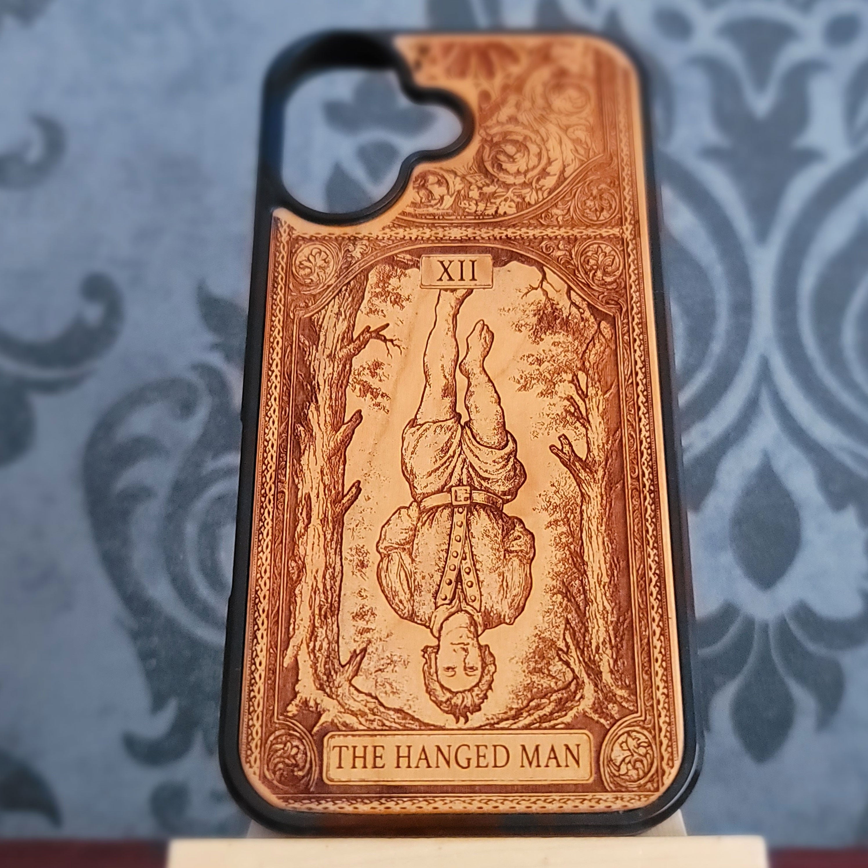 The Hanged Man Tarot Card Wood Phone Case