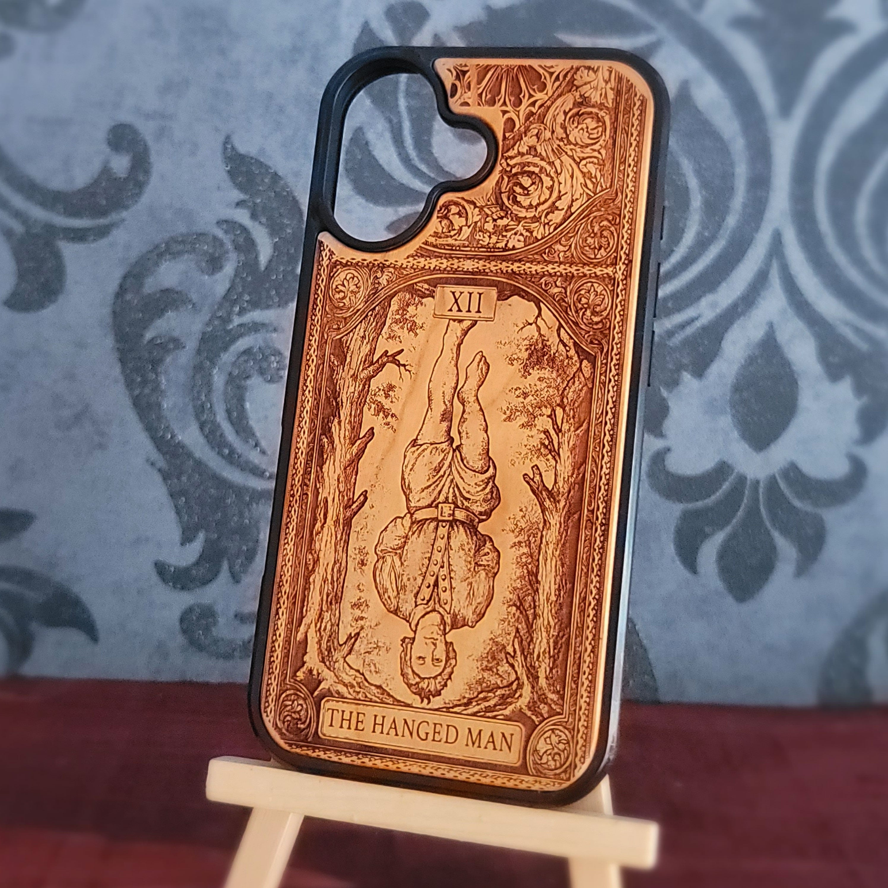 The Hanged Man Tarot Card Wood Phone Case