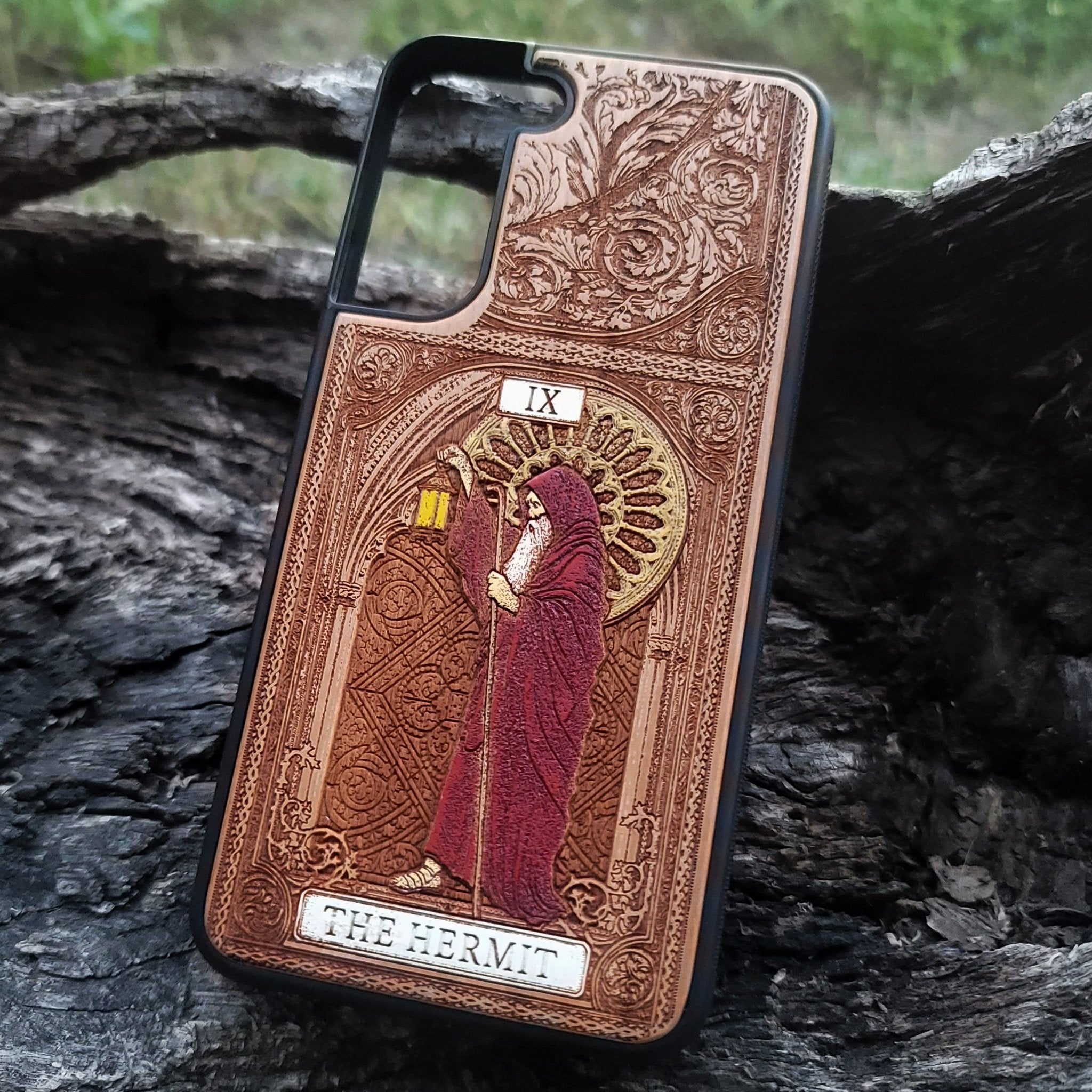 The Hermit tarot wood phone case – engraved & hand-painted for iPhone , Galaxy S – spiritual design for seekers of truth