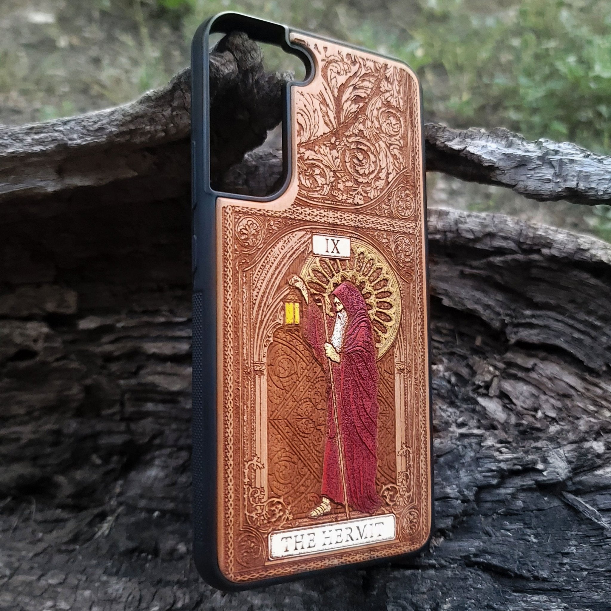 The Hermit tarot wood phone case – engraved & hand-painted for iPhone , Galaxy S – spiritual design for seekers of truth