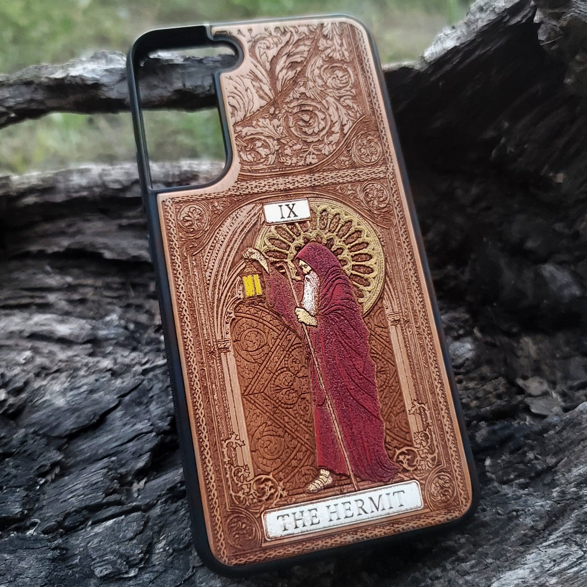 The Hermit tarot wood phone case – engraved & hand-painted for iPhone , Galaxy S – spiritual design for seekers of truth