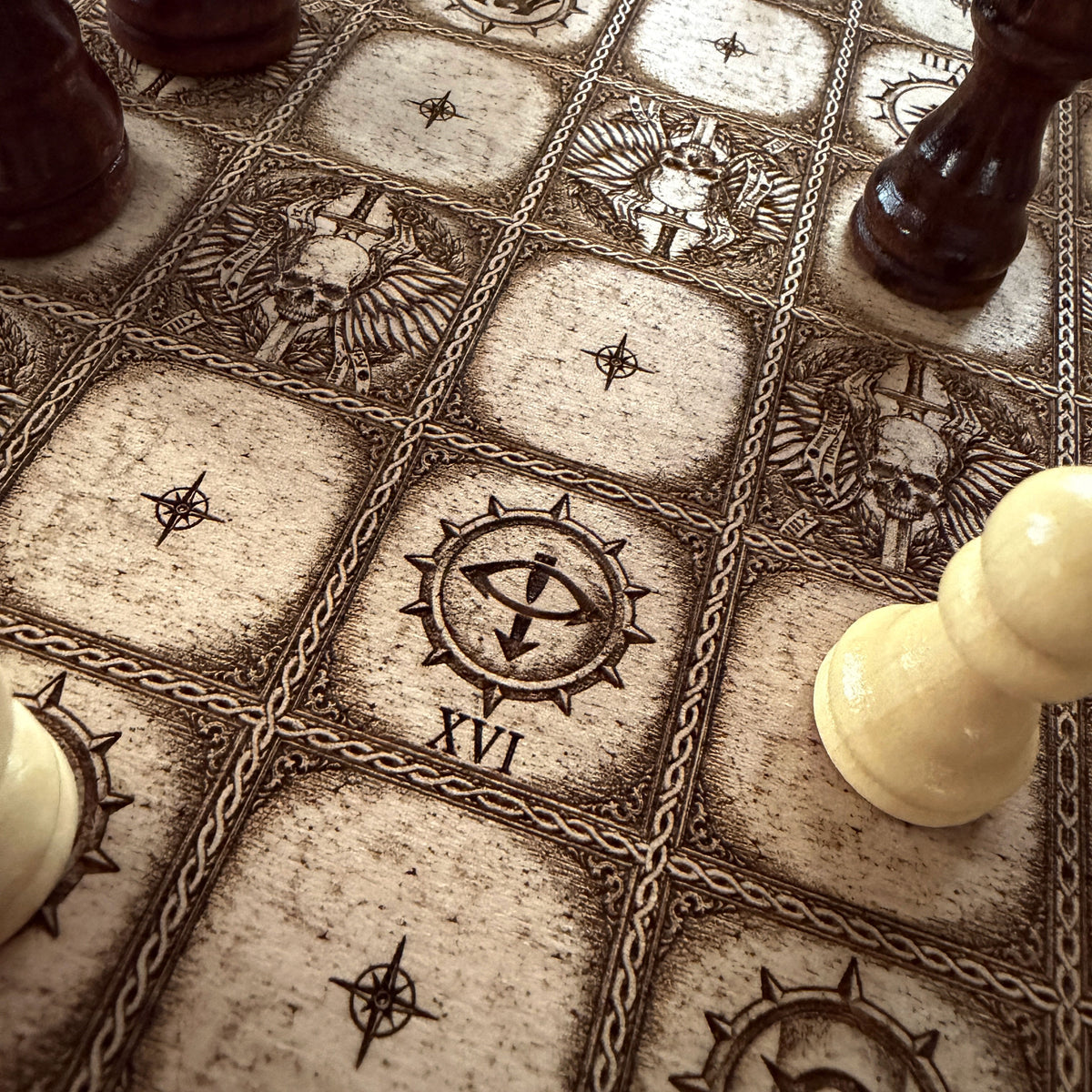 Warhammer 40K Horus Heresy Loyalists vs Traitors Wooden Chessboard