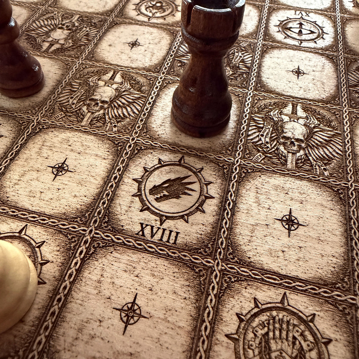 Warhammer 40K Horus Heresy Loyalists vs Traitors Wooden Chessboard