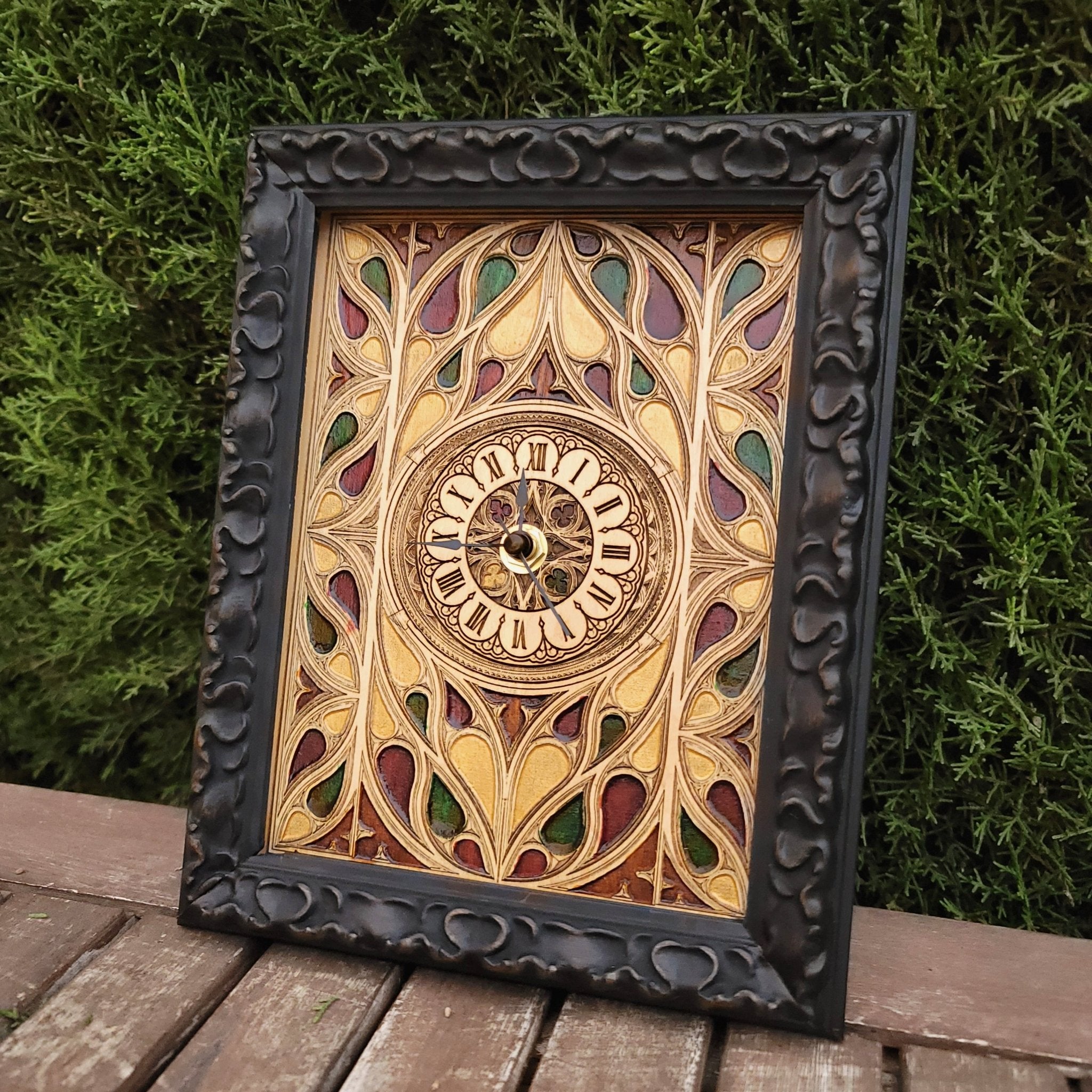 Handcrafted mini Gothic window real-time wooden clock with laser engravings and hand-painted details, perfect as a wedding or anniversary gift. Compatible with iPhone 16, iPhone 15, Galaxy S25, and more.