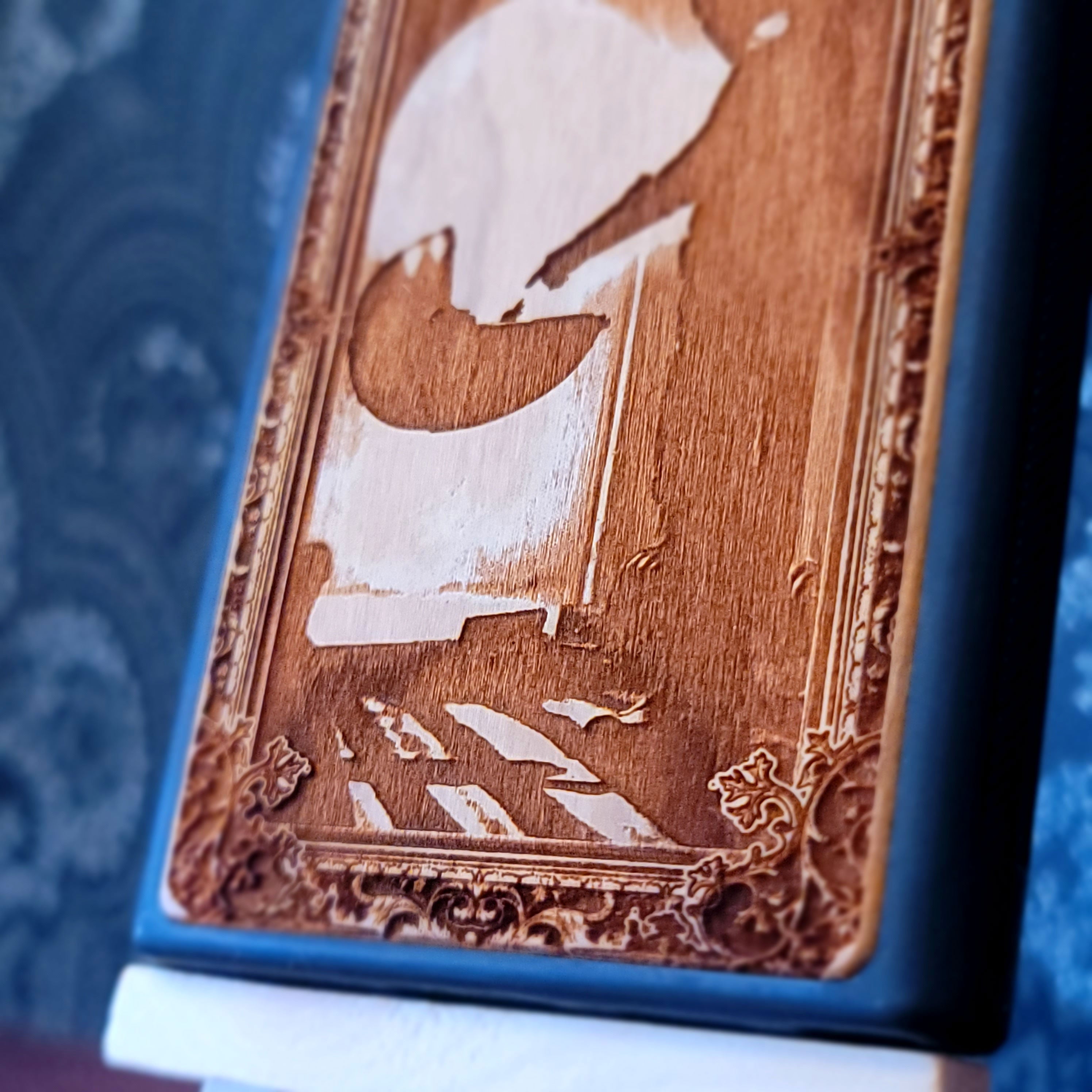iPhone & Samsung Galaxy Holz-Handyhülle - Kunstwerk "Heiliger Erzengel Michael"