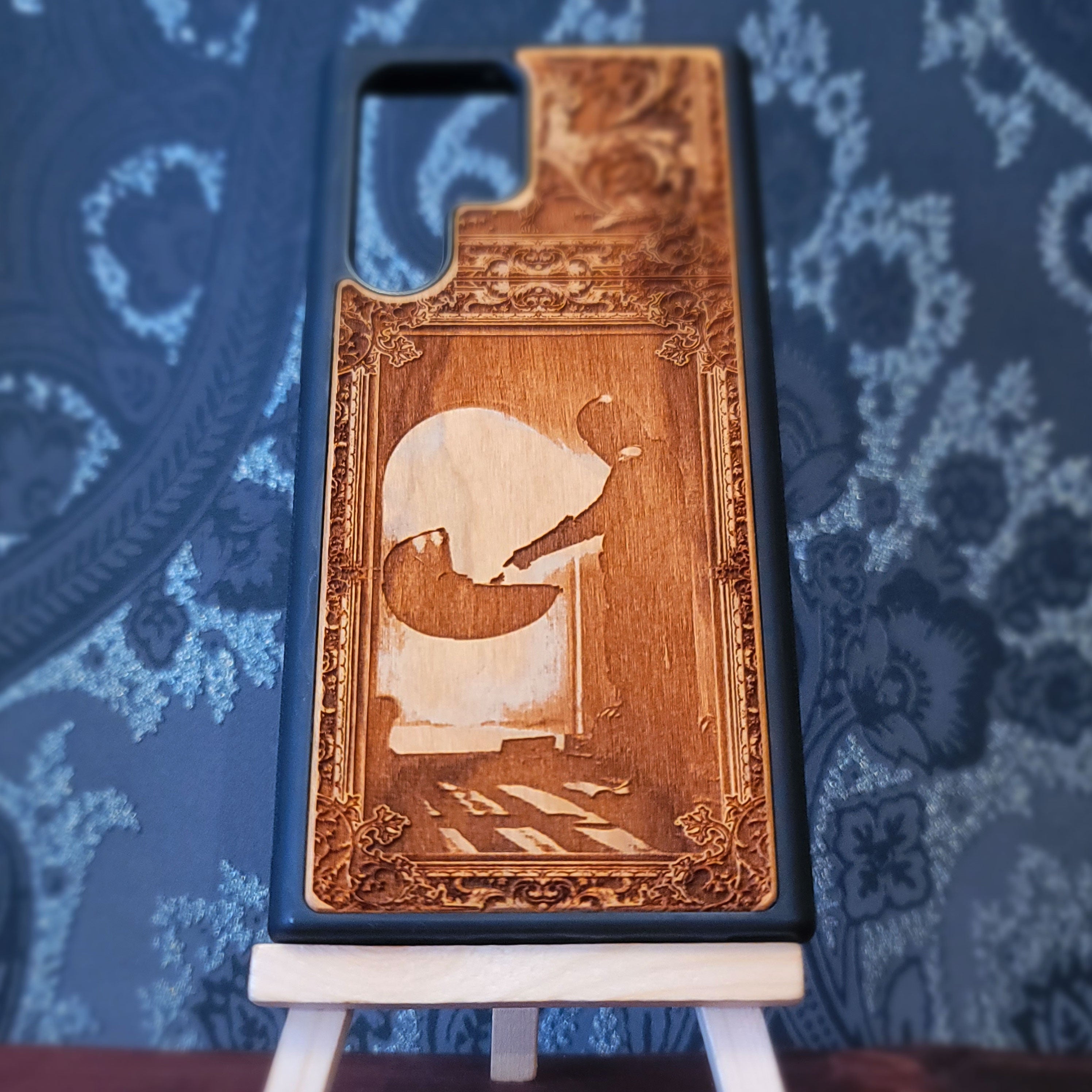 iPhone & Samsung Galaxy Holz-Handyhülle - Kunstwerk "Heiliger Erzengel Michael"