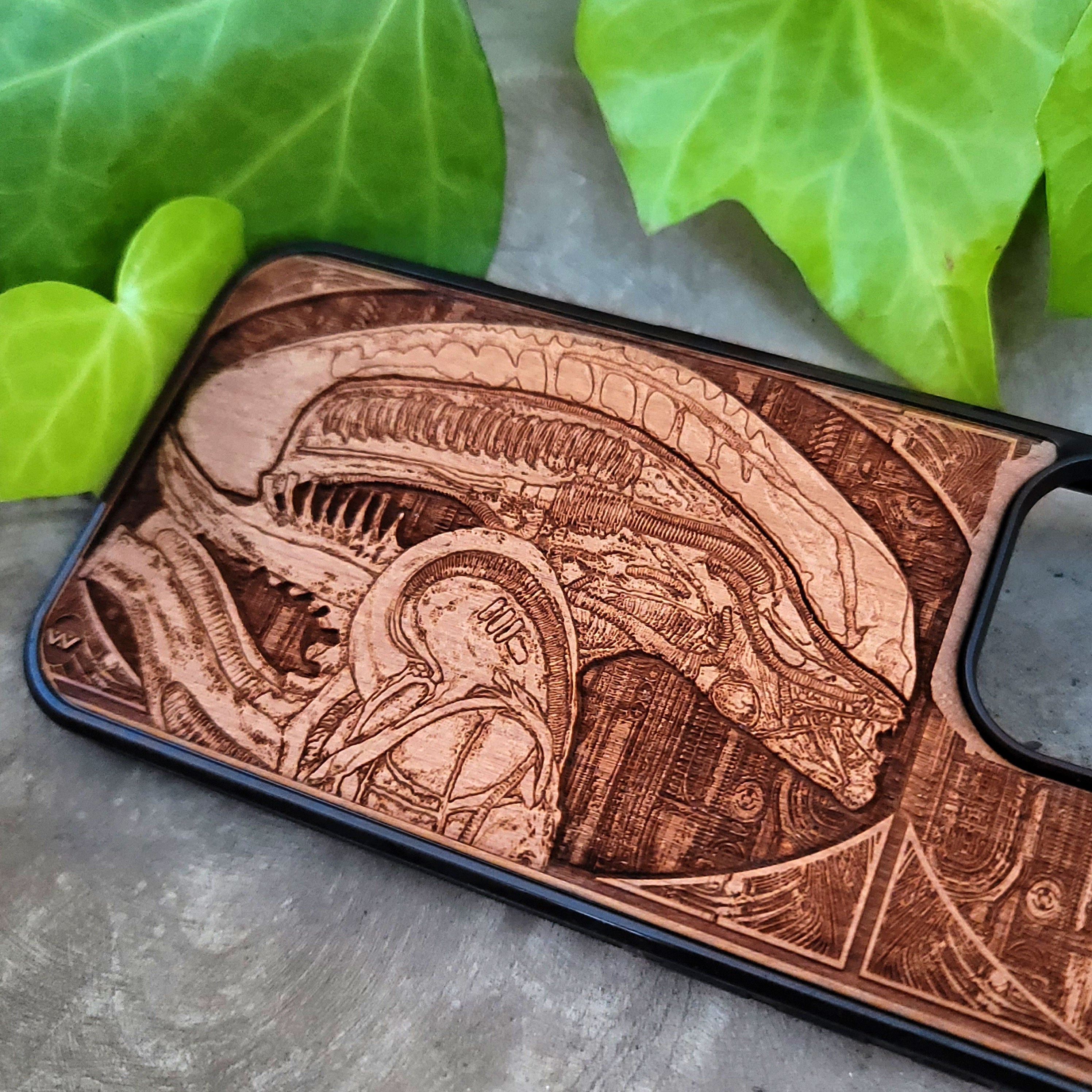 Alien Head - Wood Phone Case