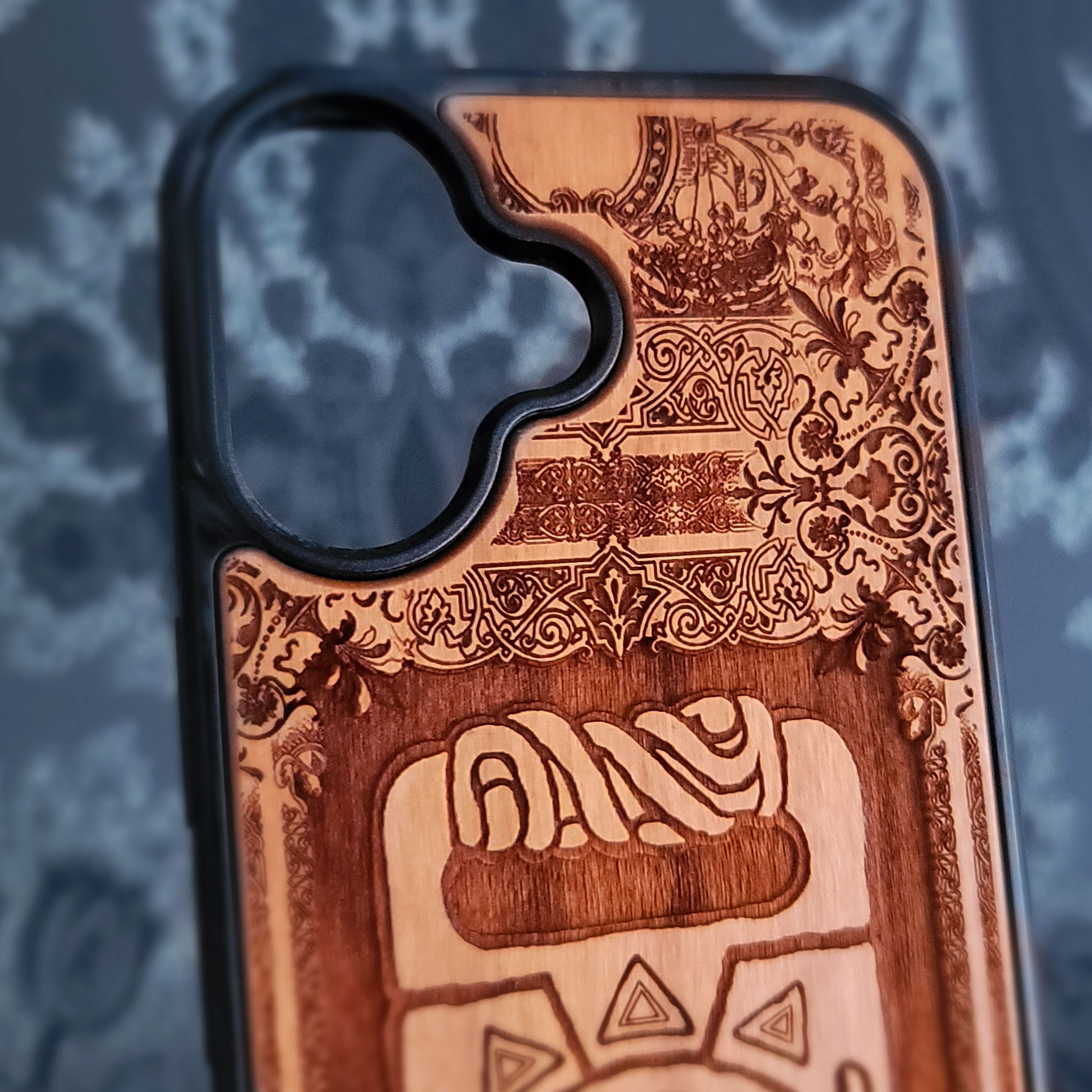 Zelda Game - Wood Phone Case