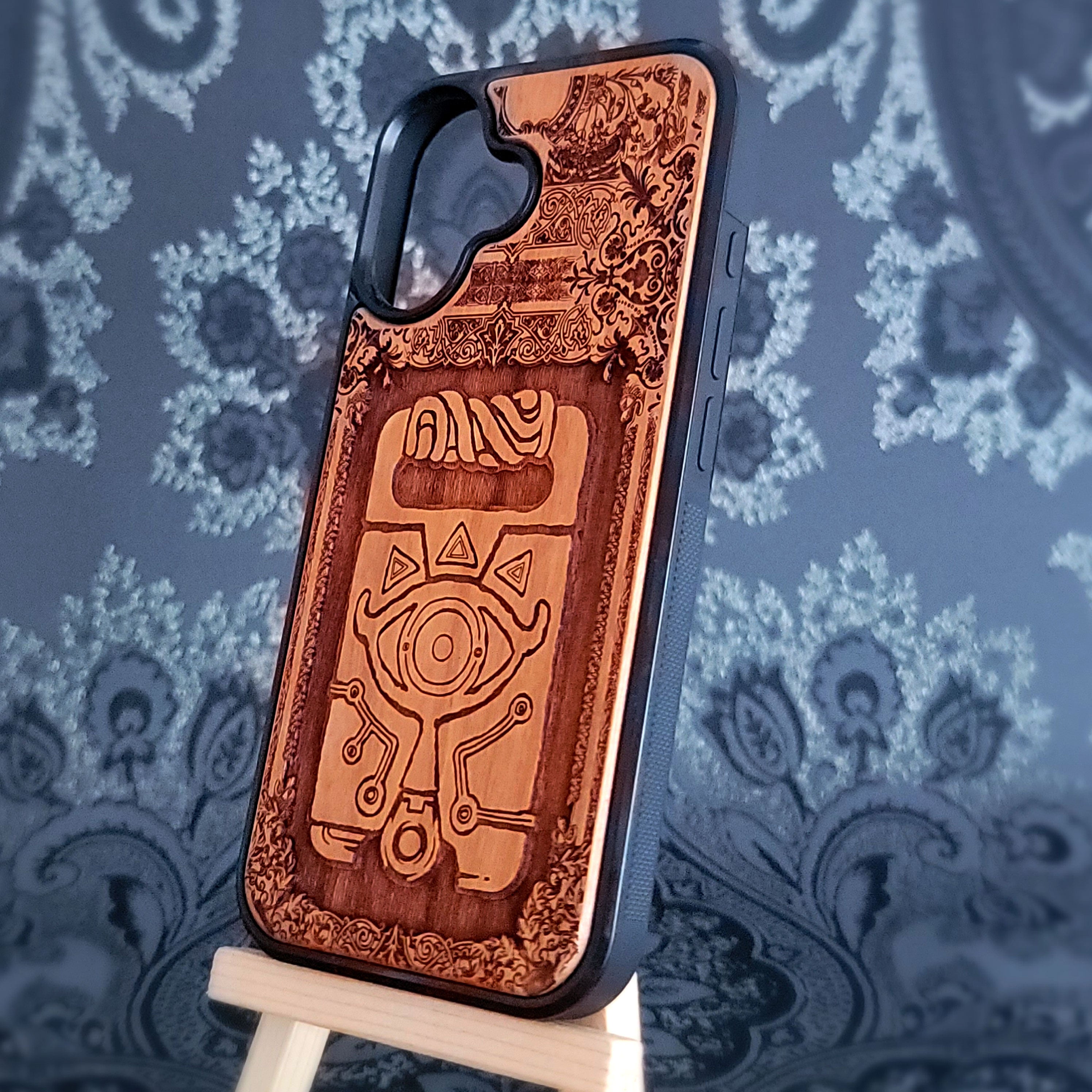 Zelda Game - Wood Phone Case