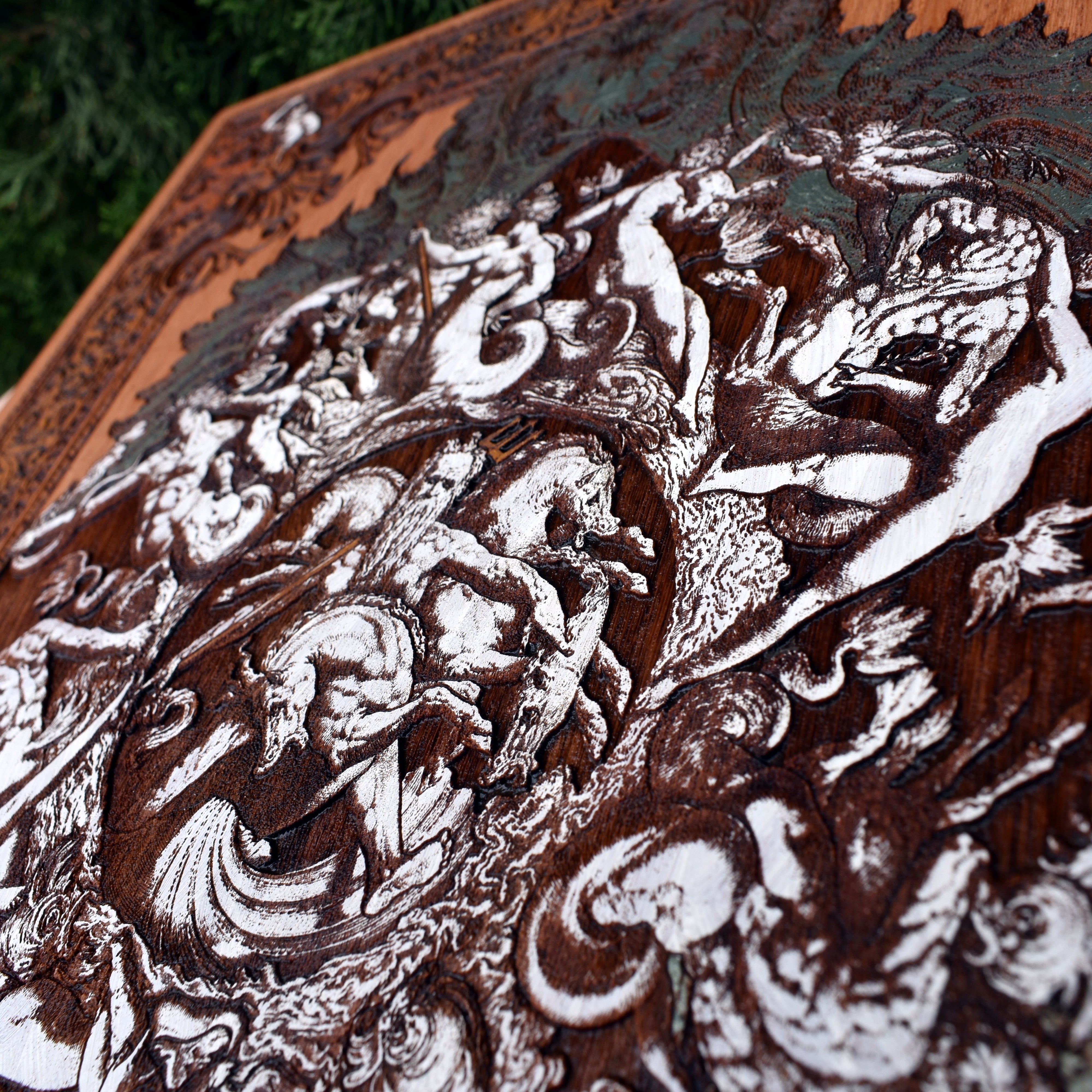 Neptune - Cedar Wood - Large