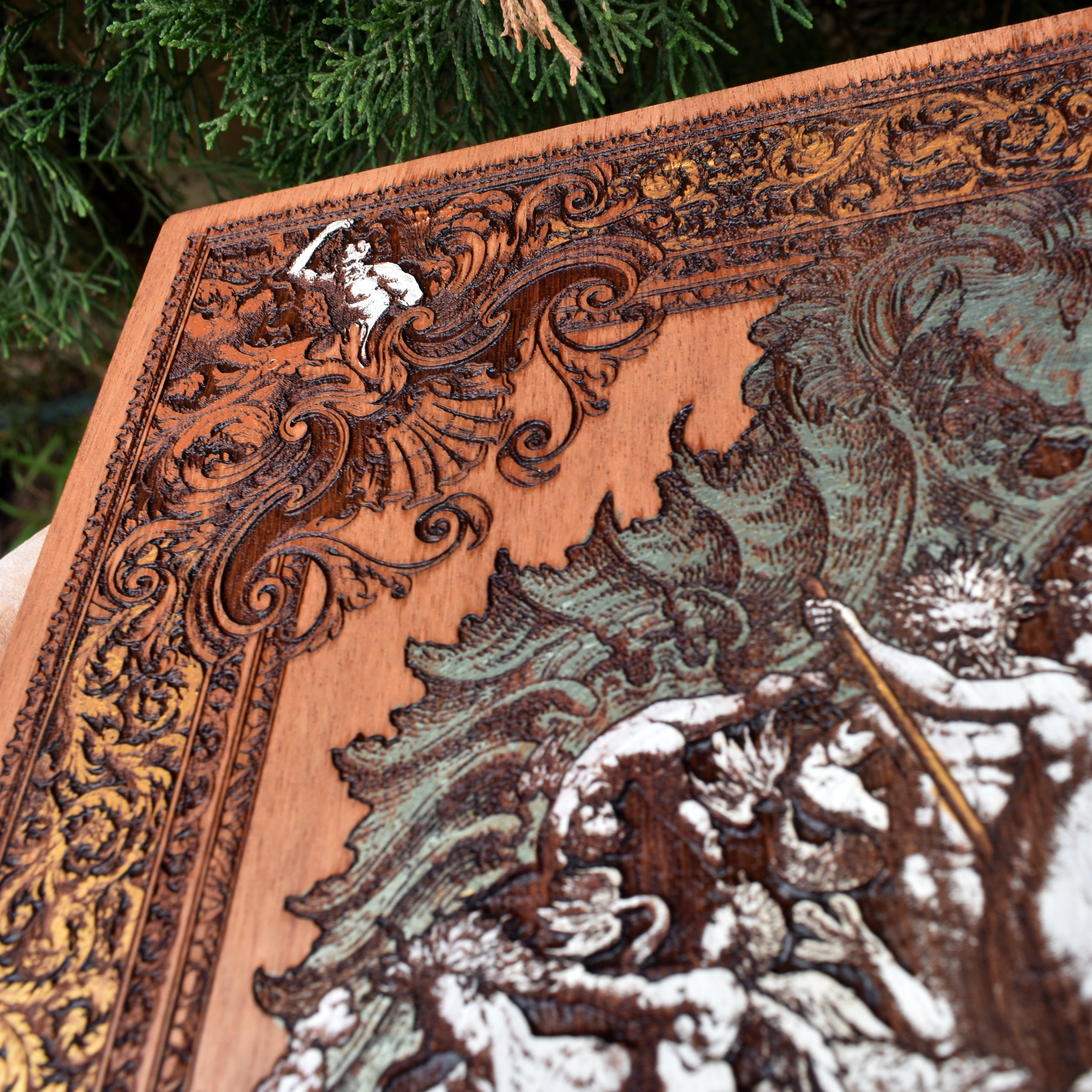 Neptune - Cedar Wood - Large