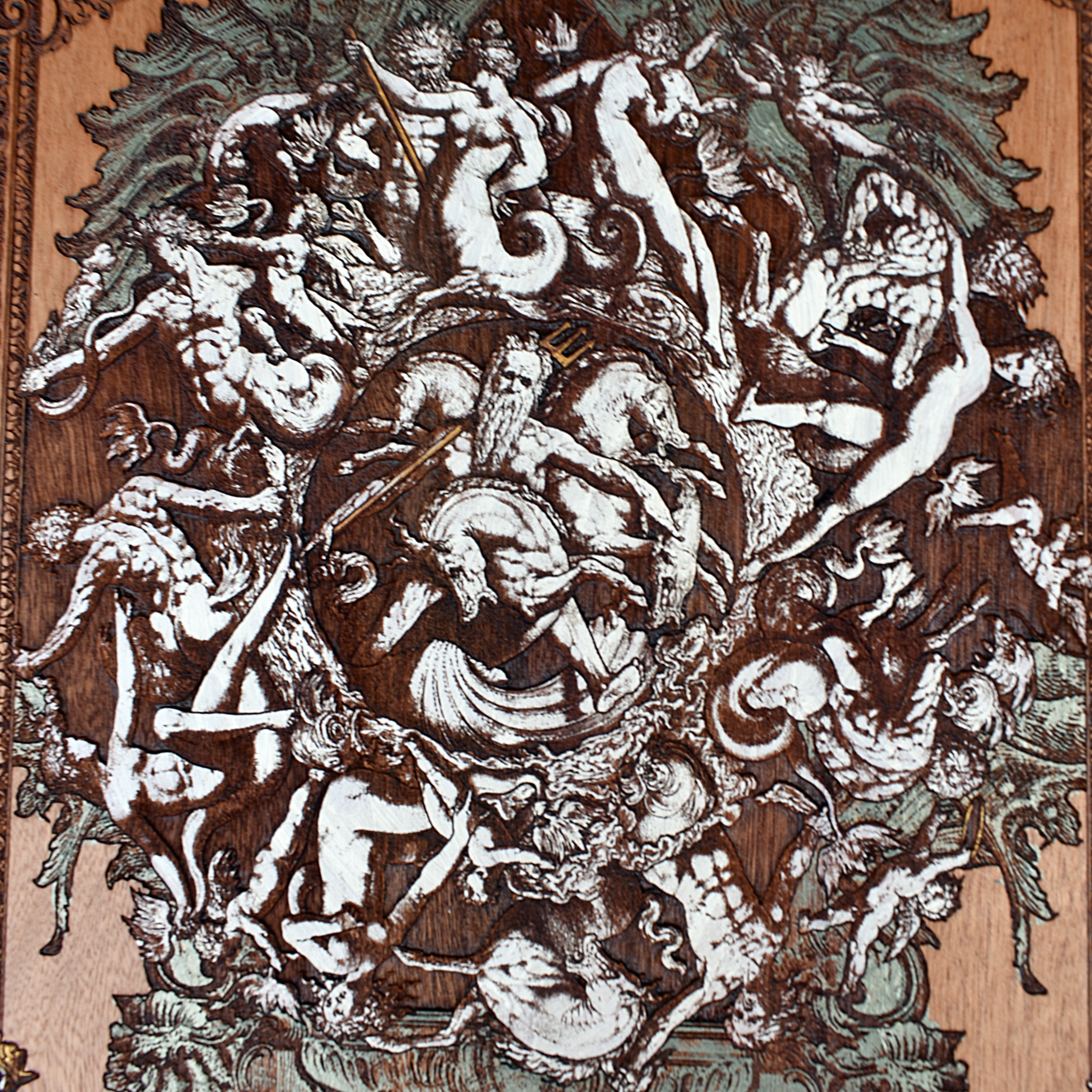 Neptune - Cedar Wood - Large