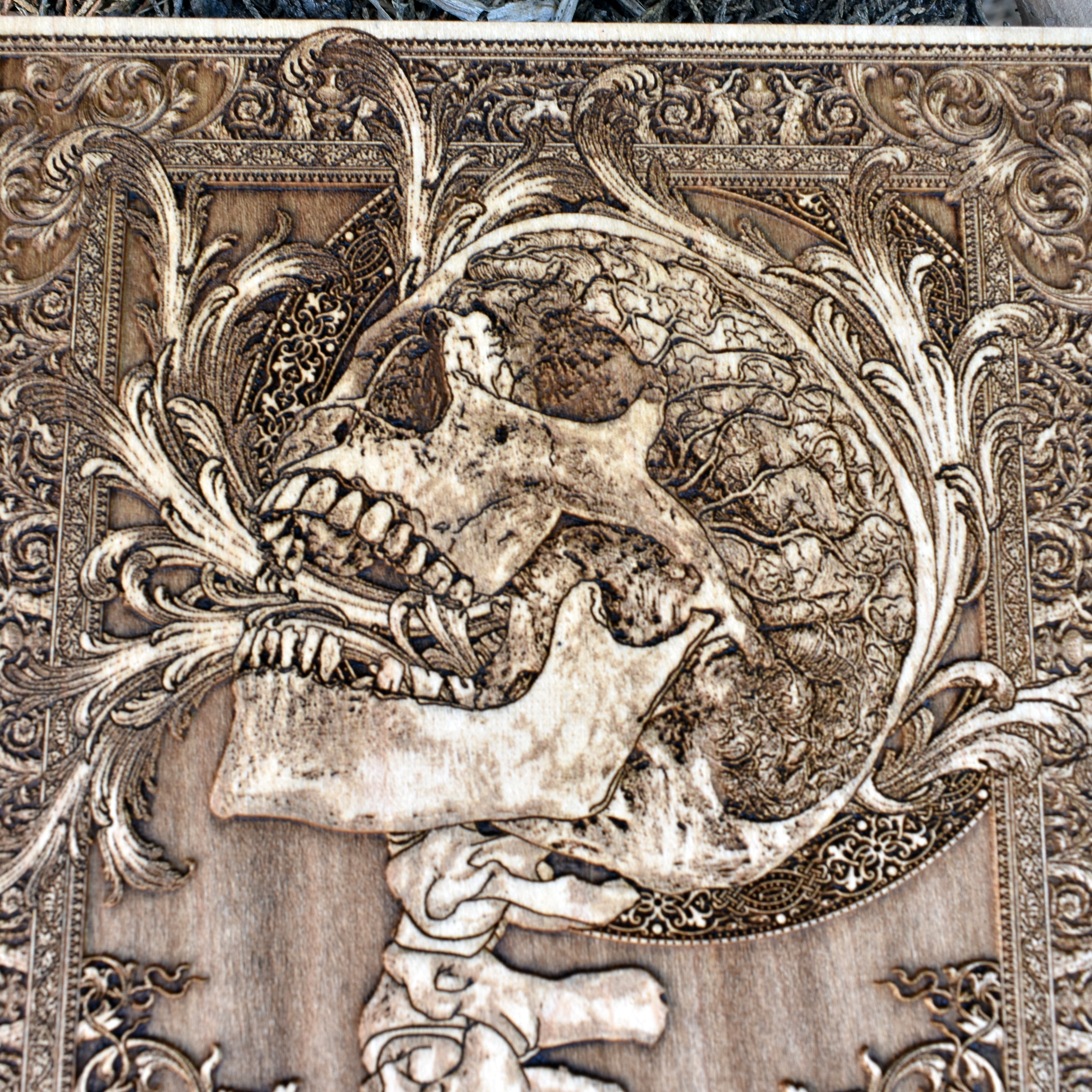 Human spine and skull wooden wall art, ideal for alternative home decor, gothic spaces, and horror-inspired interiors.