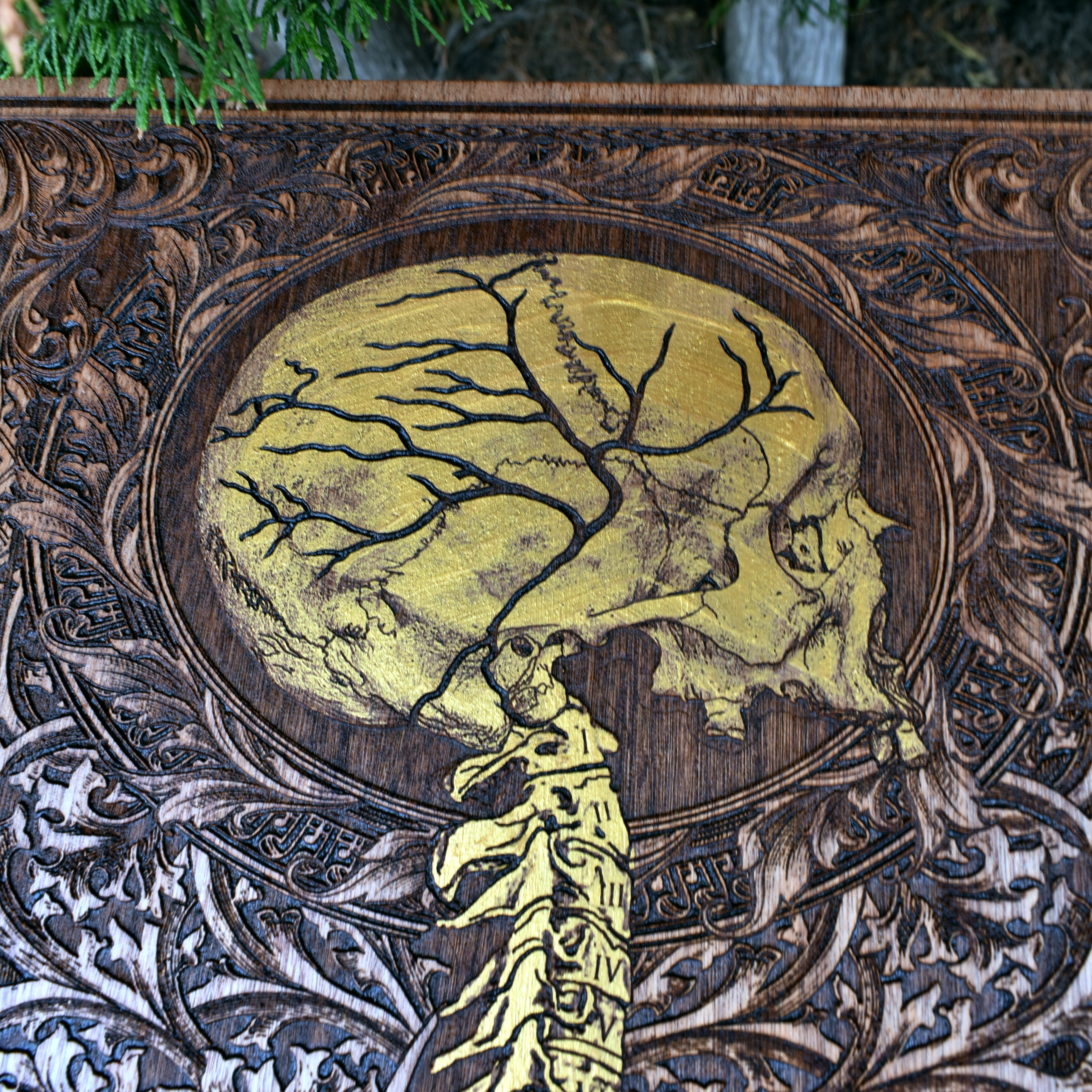 Spine with Roses Gold - Large Cedar wood limited Edition