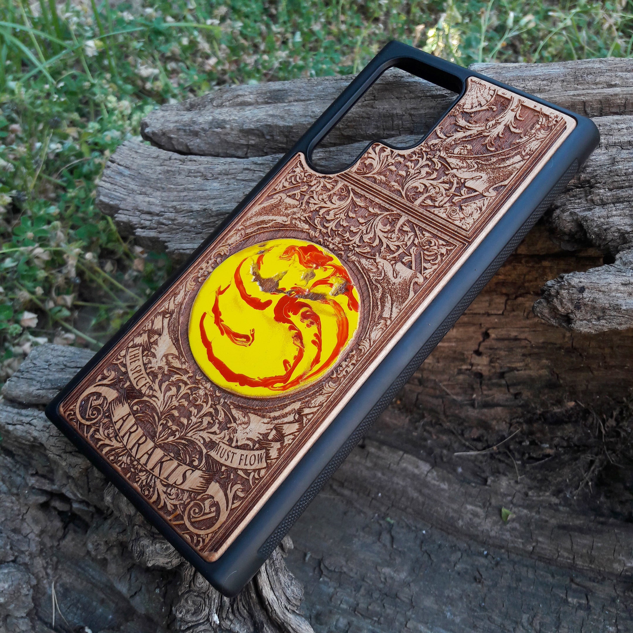 Hand-painted Dune Arrakis wooden phone case with laser-engraved cherrywood design. Sci-fi-themed phone case for Dune fans.