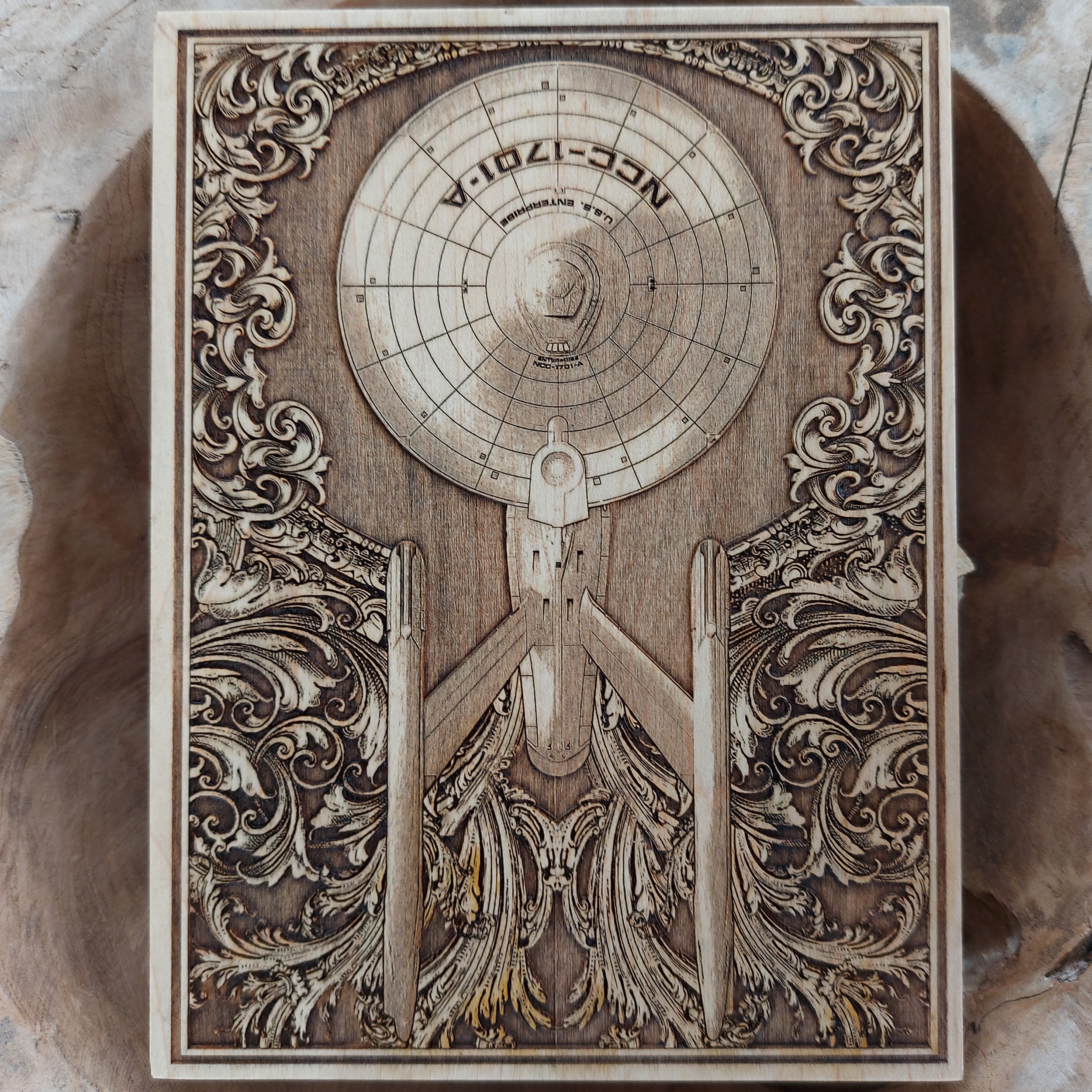 Starship Enterprise wood wall art – sci-fi spaceship decor for geeks & Star Trek fans.
