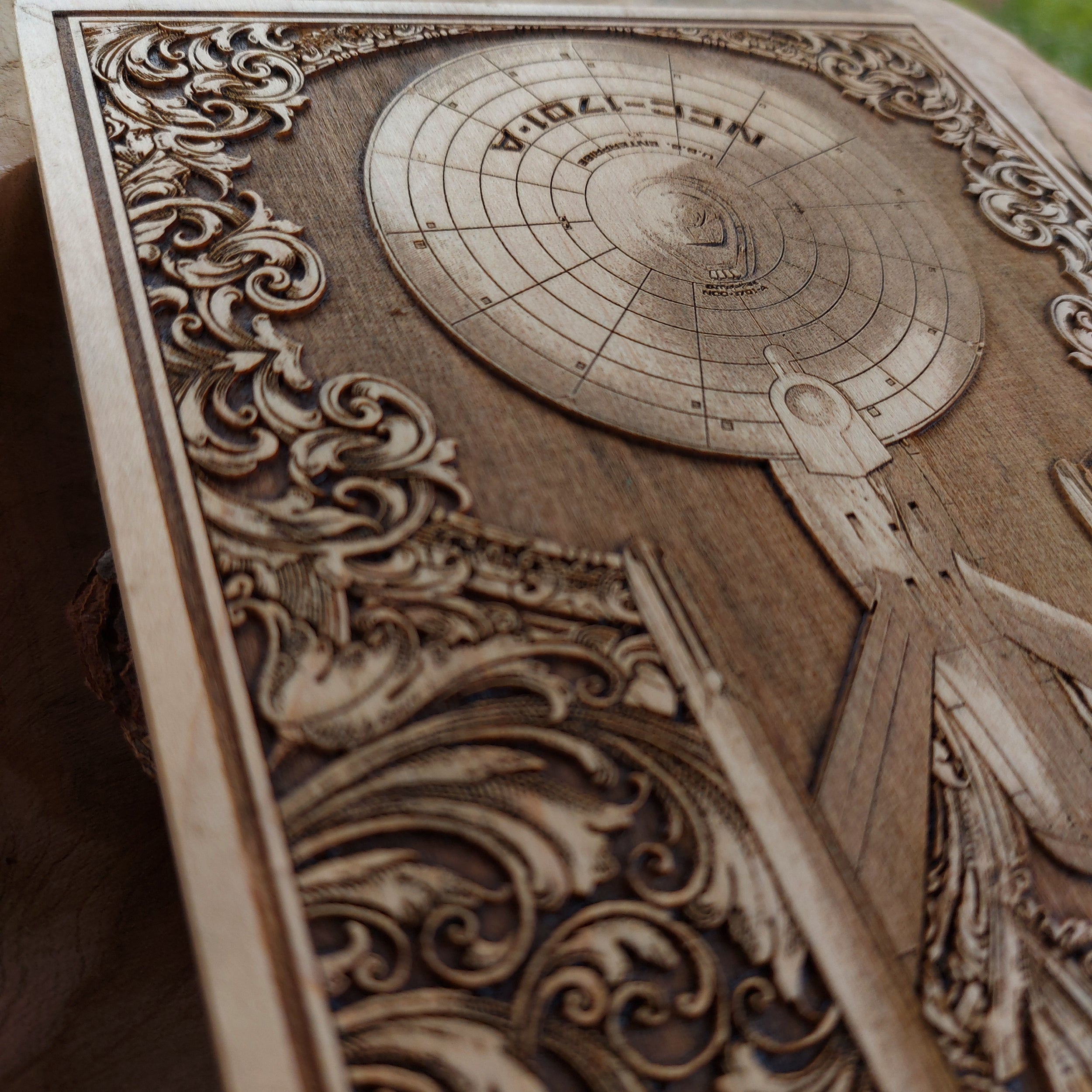 Star Trek-inspired wooden wall art – engraved Starship Enterprise decor.